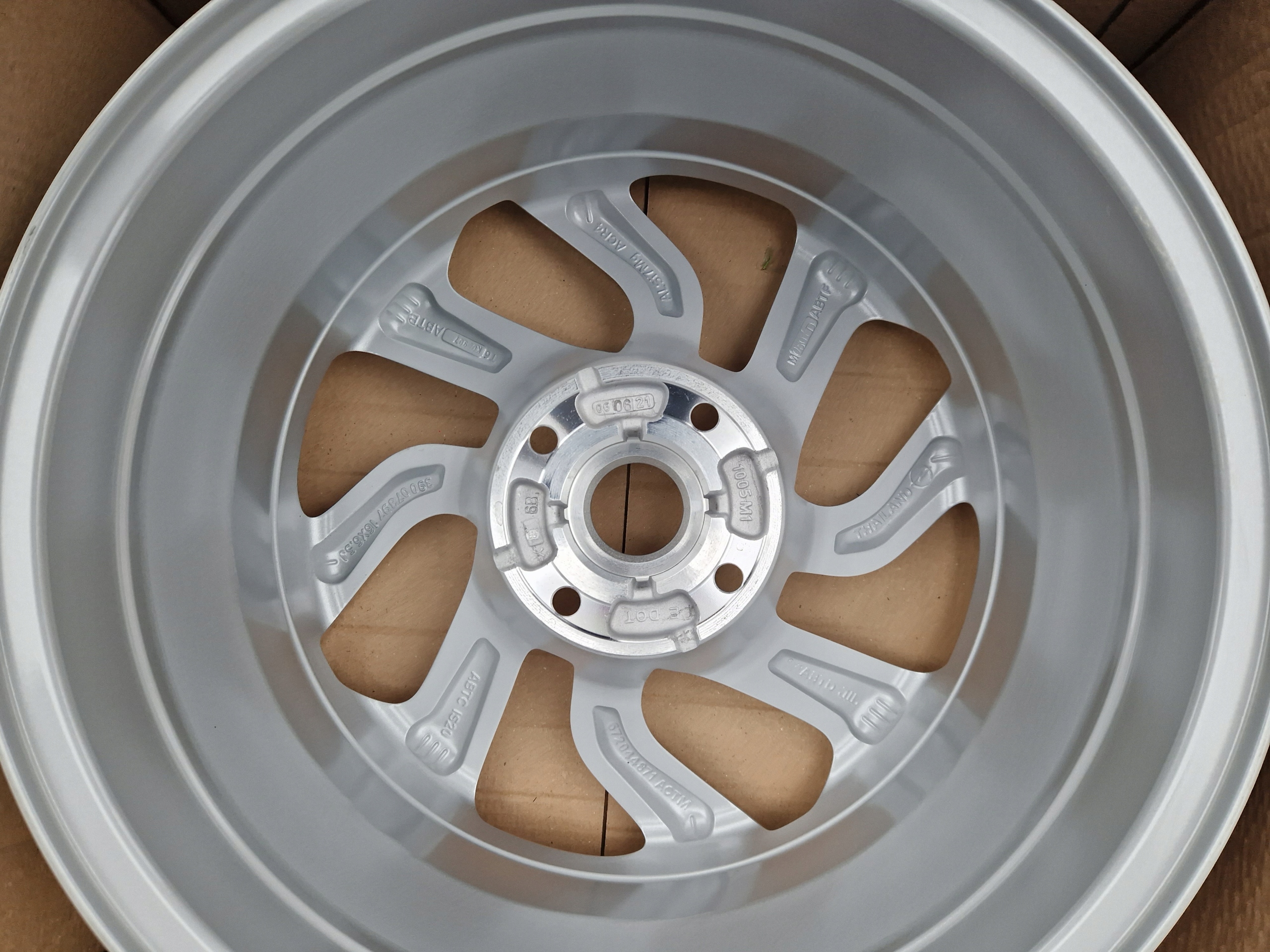 Felgi 16 4x108 CITROEN C2 C3 C4 C-Elysee CQuatre Aircross Berlingo DS3 Rozstaw śrub 4x108