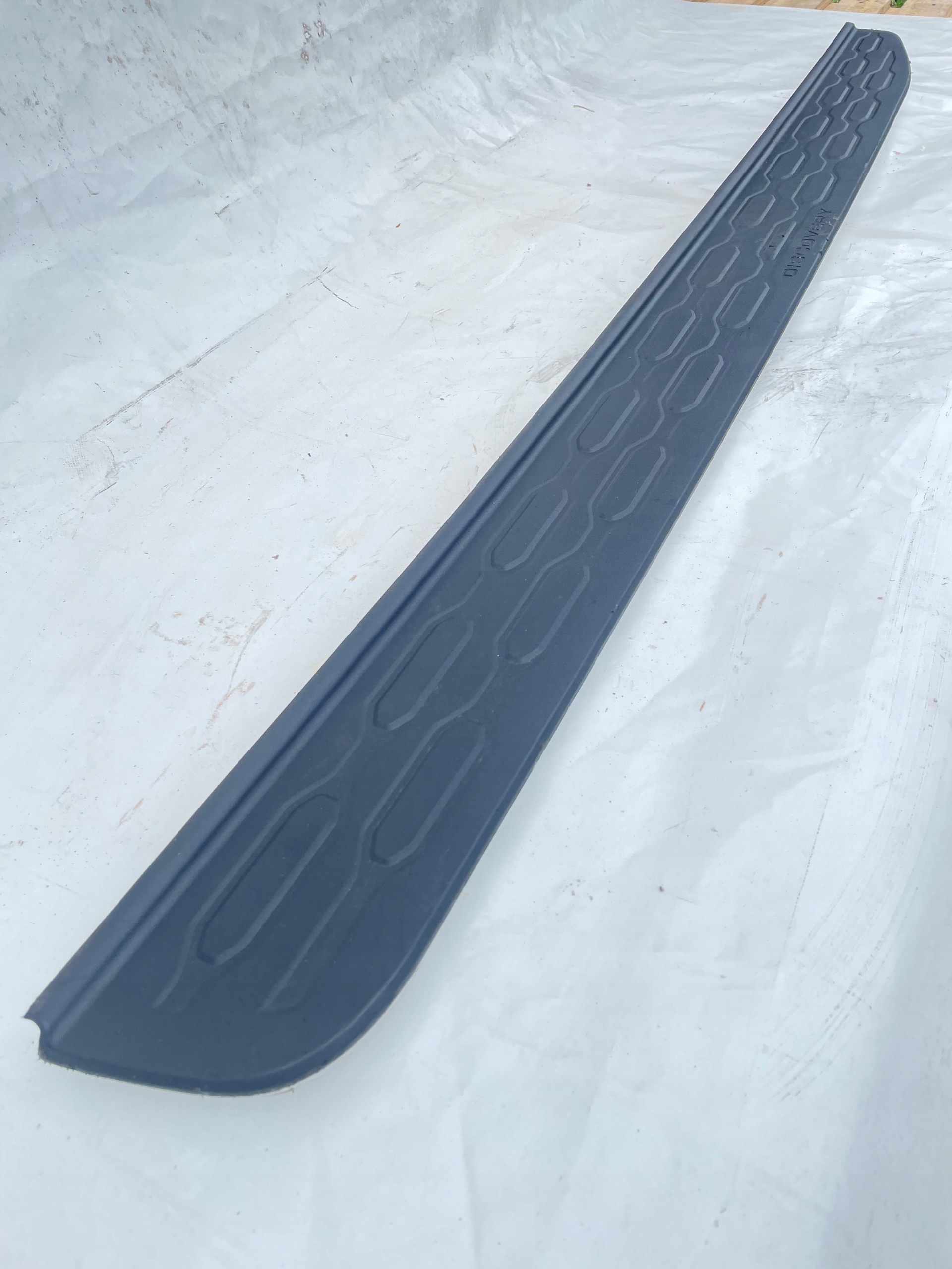 LAND ROVER DISCOVERY V Listwa progowa STOPIEŃ PRAWY 16A470AD