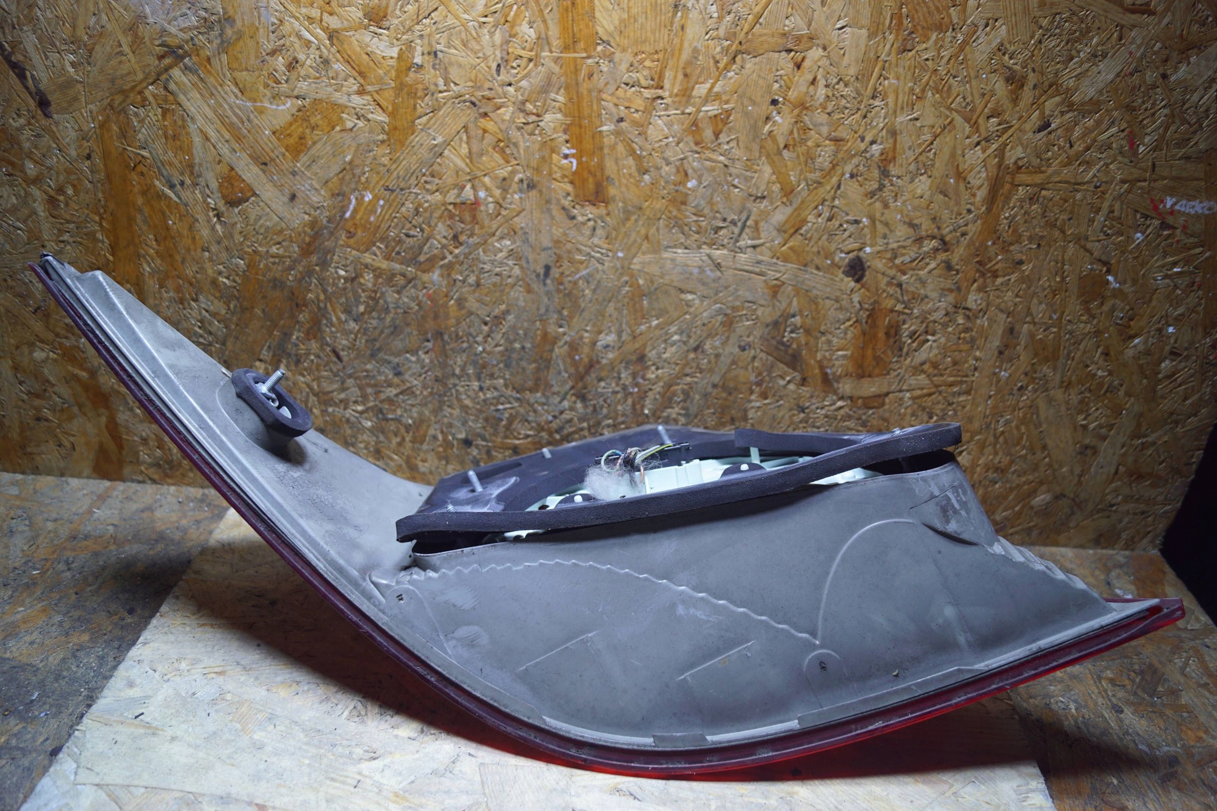 oem фонарь правый CLS W219 A2198200264