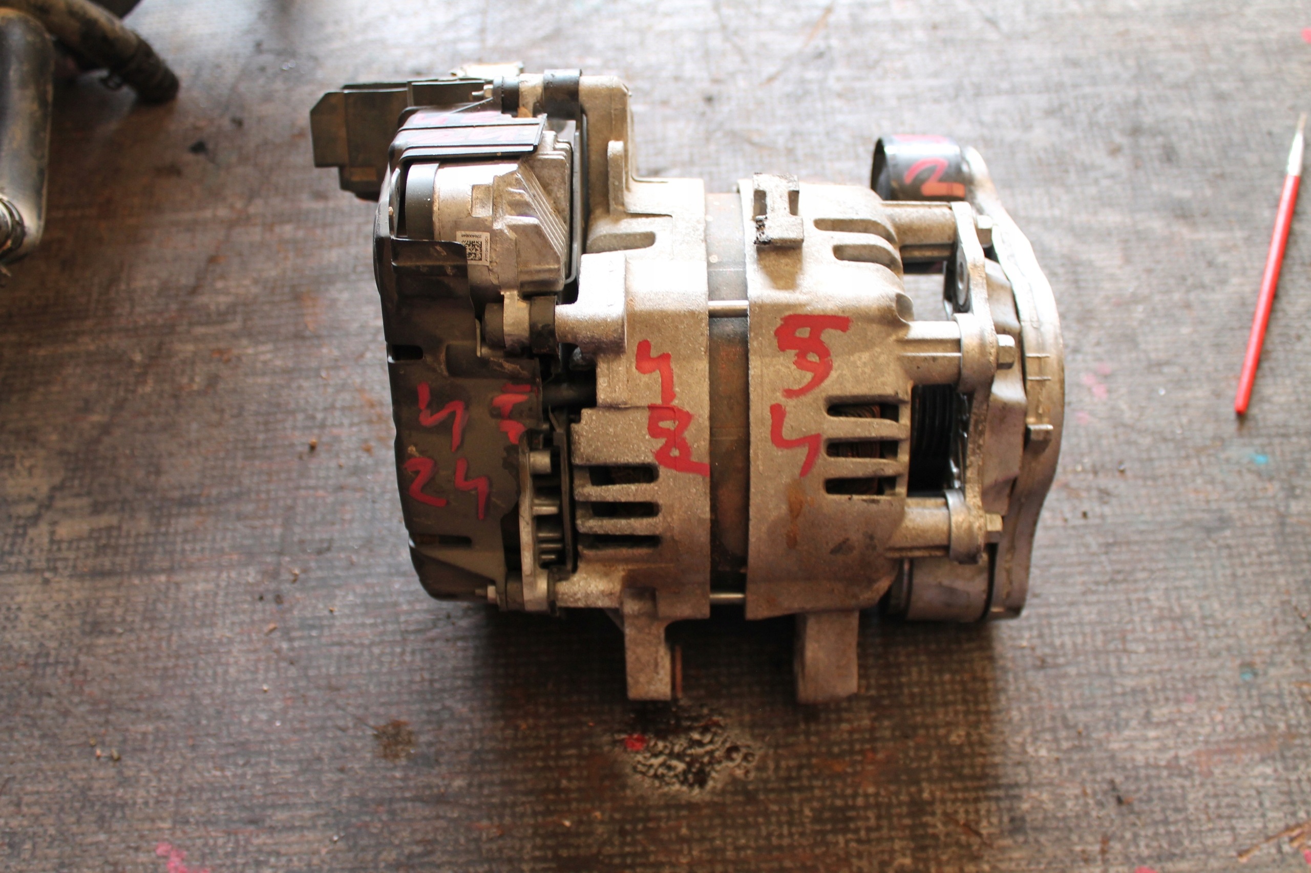 4524. alternator LAND ROVER L8B2-11A240-BB