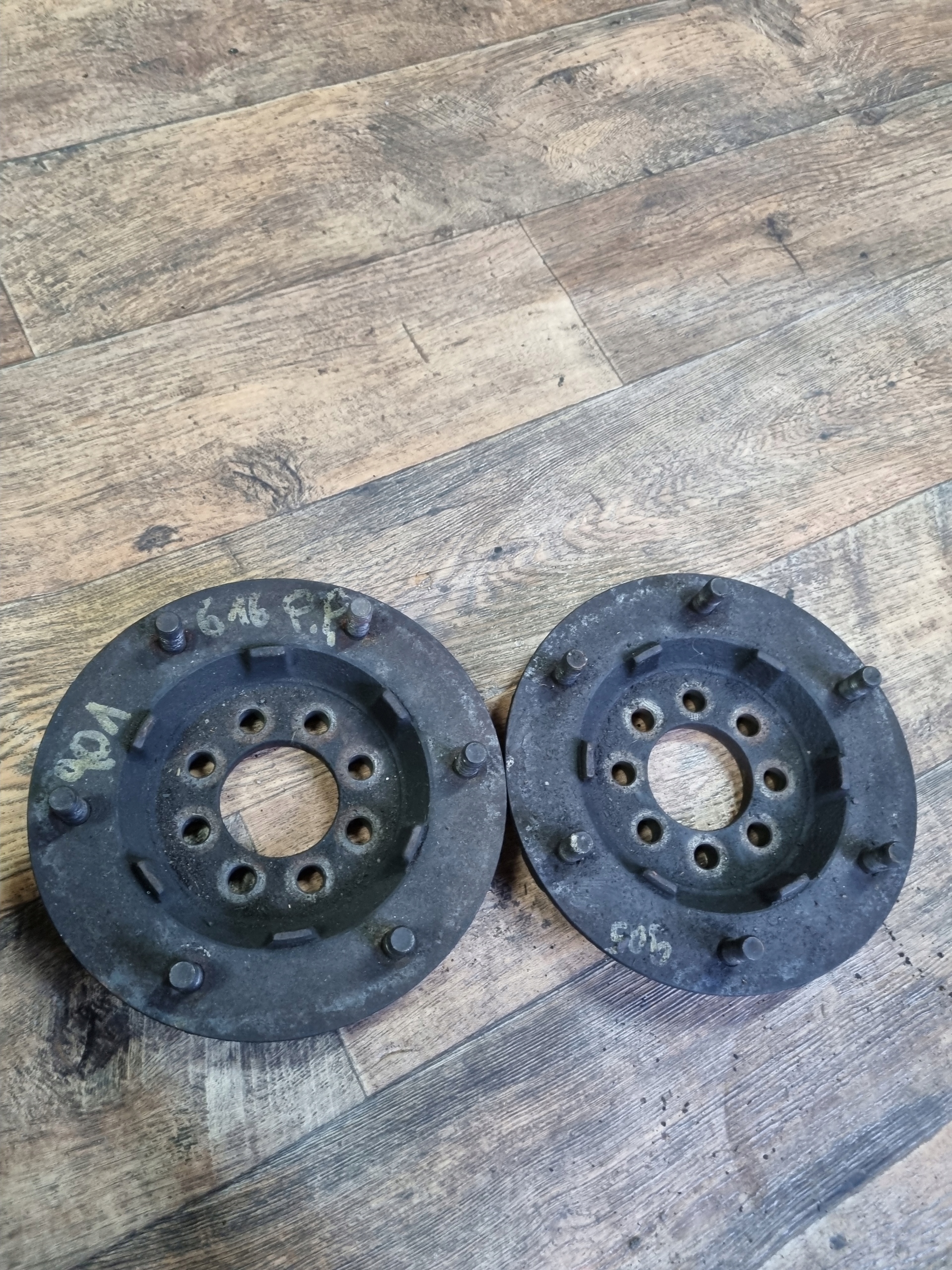 PIERŚCIEŃ SPRINTER 901 616 PRAWY LEWY PRZEDNI