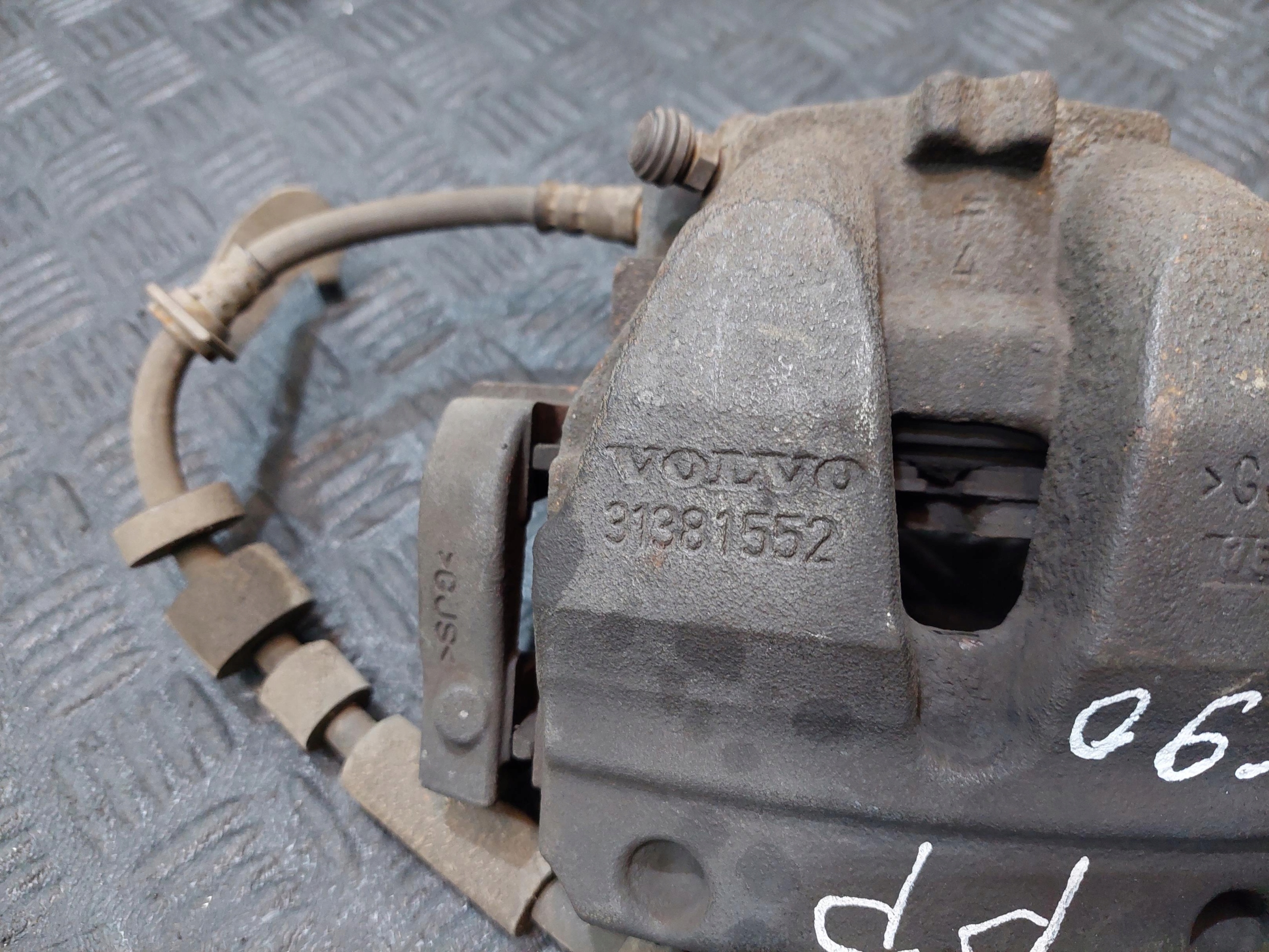 caliper front front left 31381551 right 31381552 VOLVO S90 II V90 2.0 D4