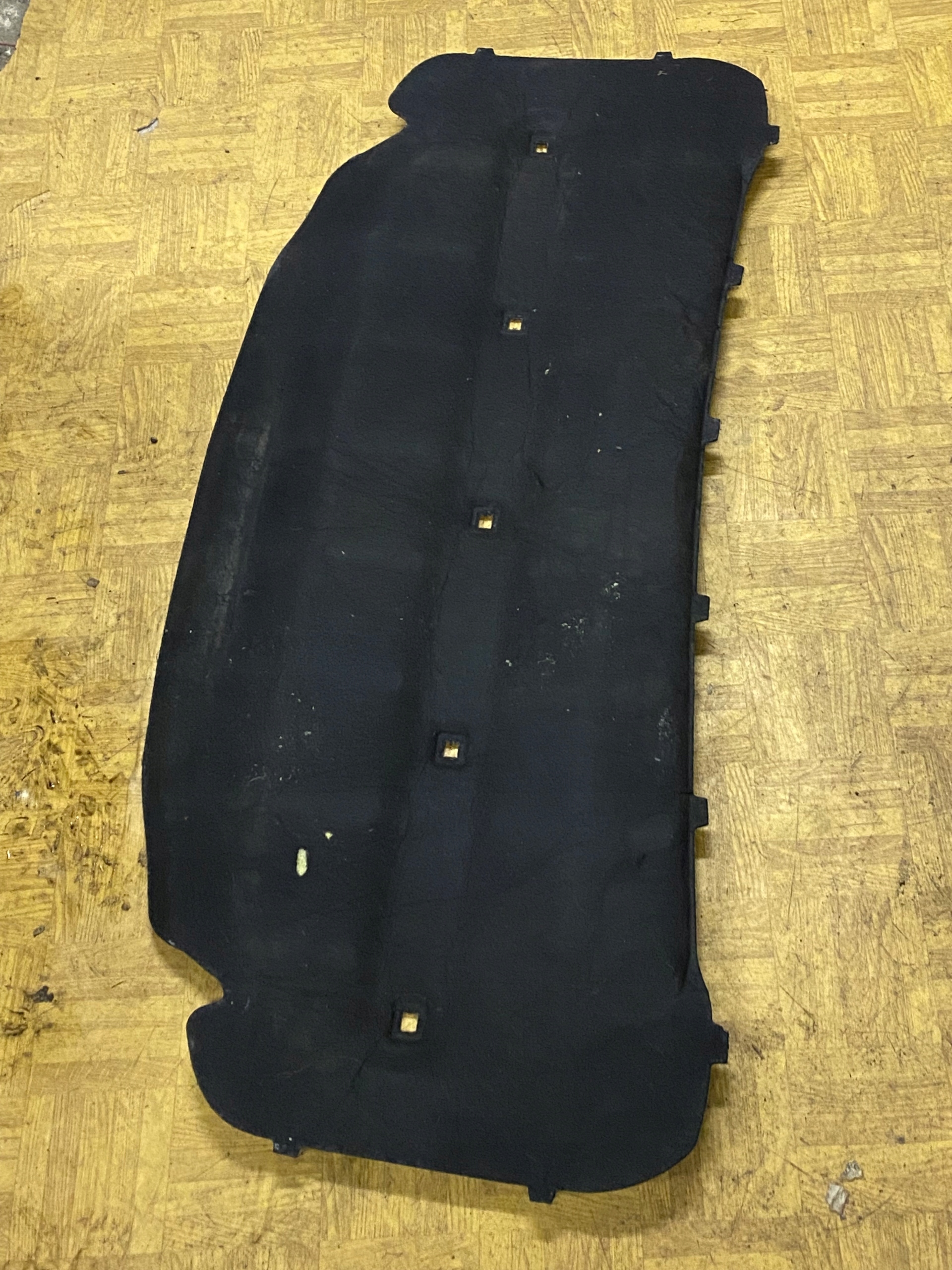 Insonorisation du capot VOLKSWAGEN TOURAN et