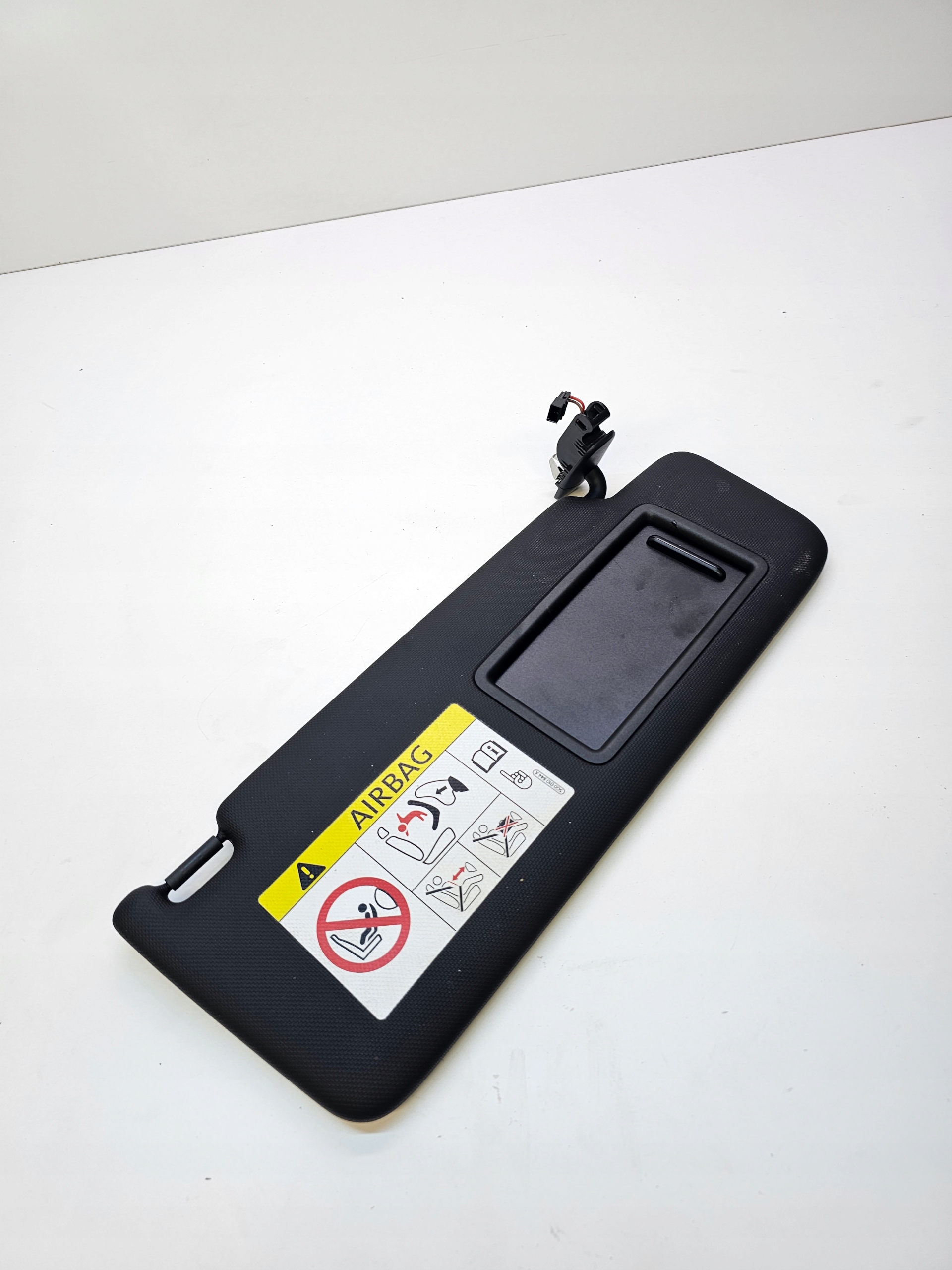 BLENDE ABDECKUNG PRZECIWSLONECZNA AUDI A4 B9 A5 8W0857552G