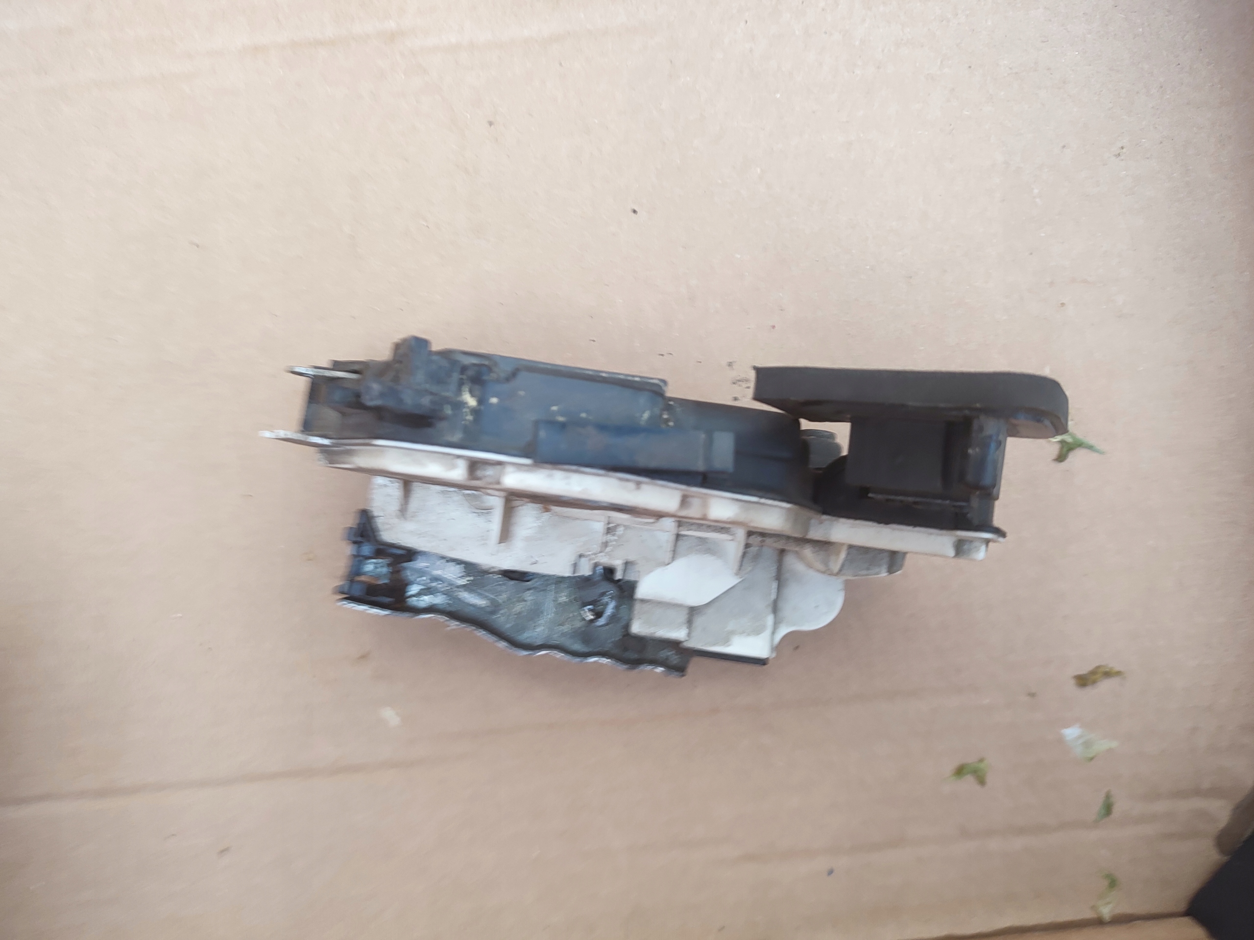 lock door left rear part rear VOLKSWAGEN 5K4839015F