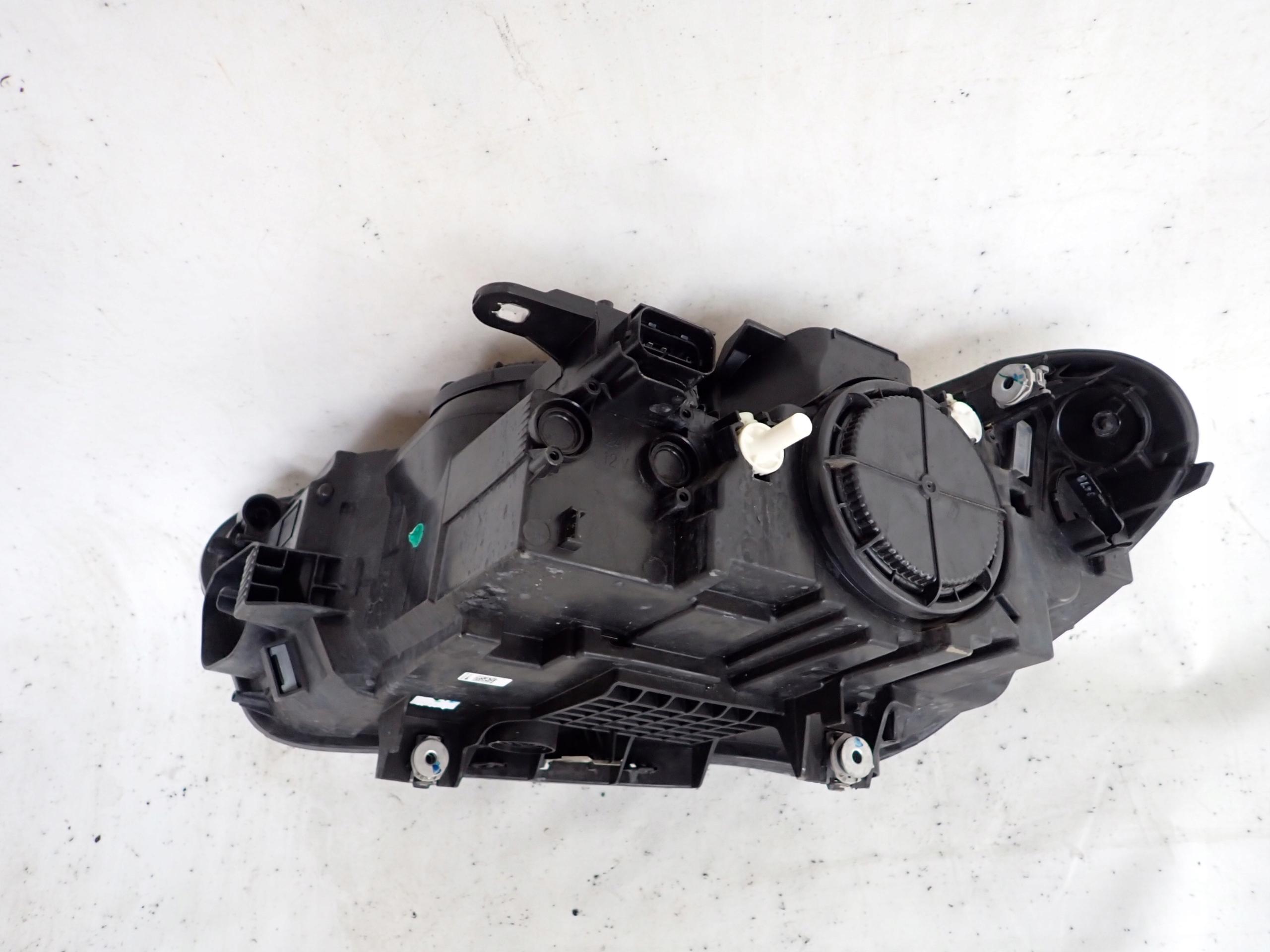 BMW X2 F39 18- light right front front 90131108