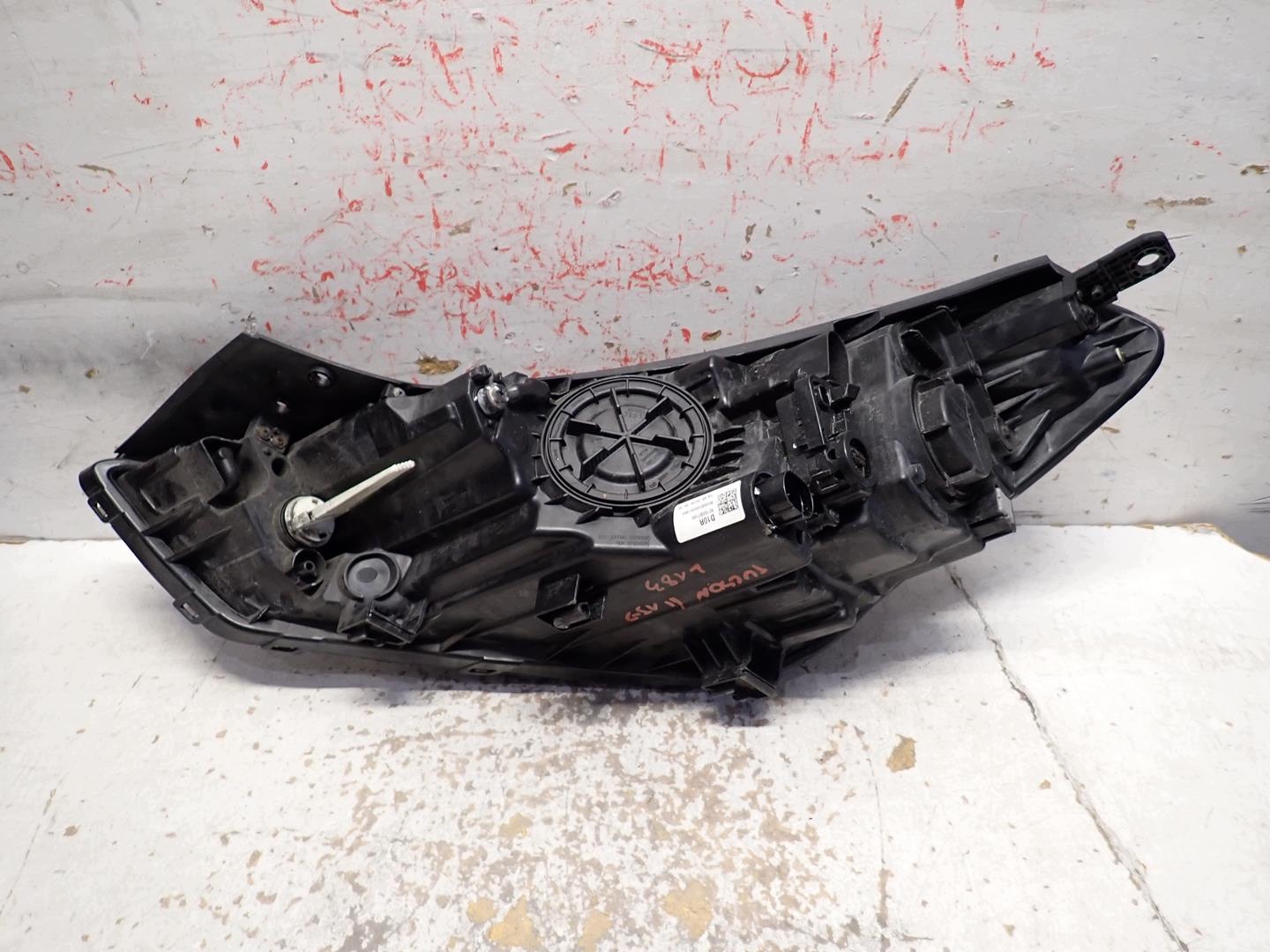 light front front right HYUNDAI TUCSON III 2015-2018 92102-D7100