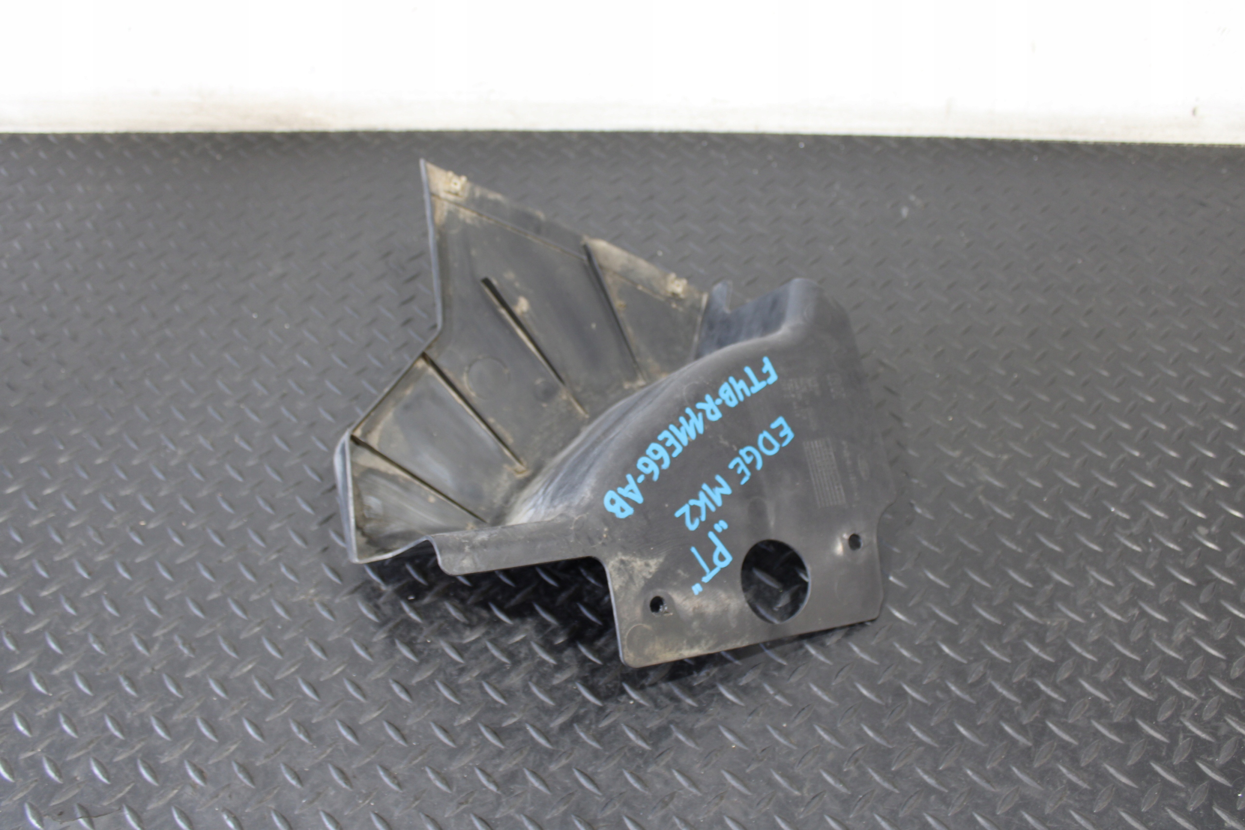 cover right rear part chassis mudguard FORD EDGE II 2 MK2 FT4B-R111E66-AB