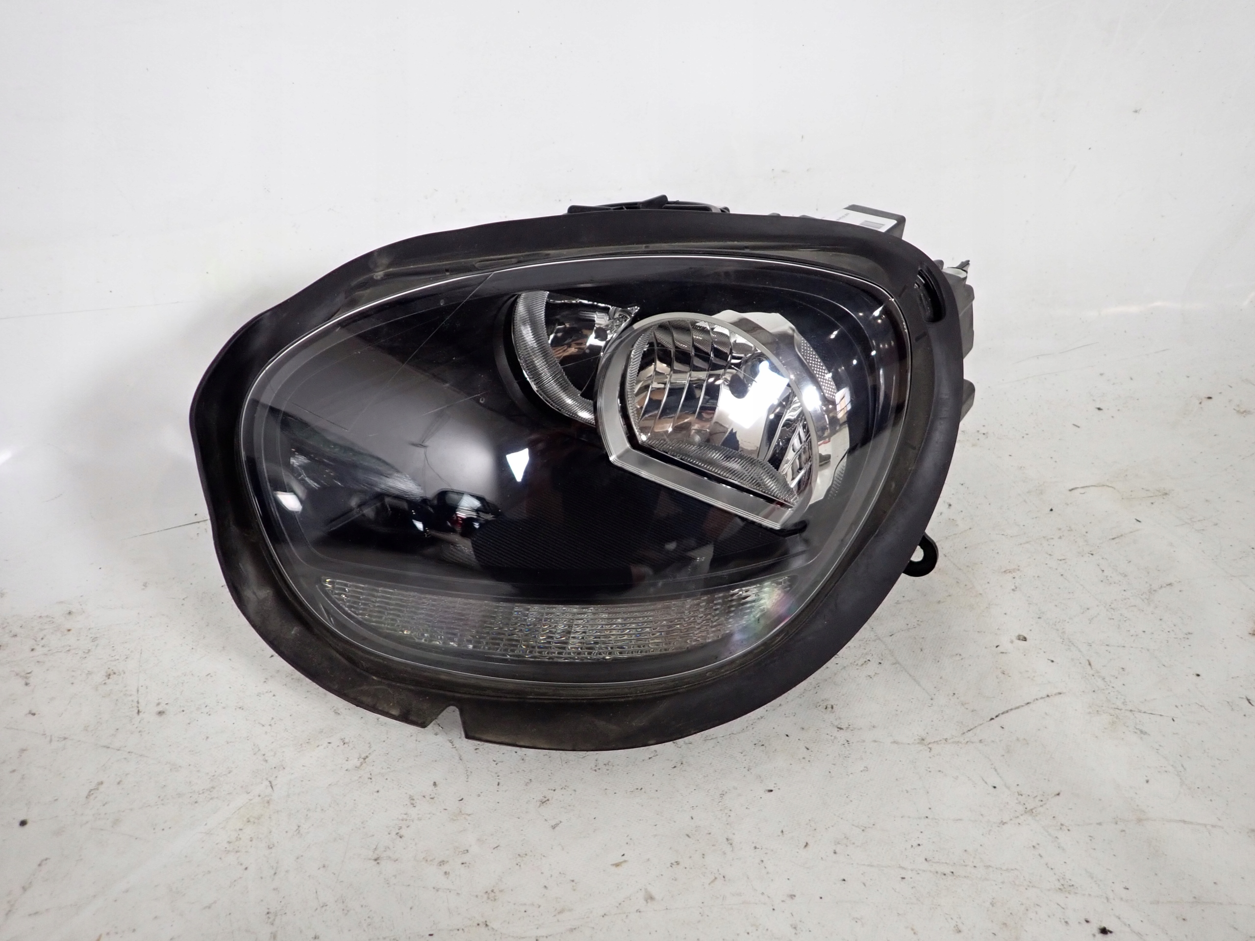 MINI COUNTRYMAN II F60 16- light left front front