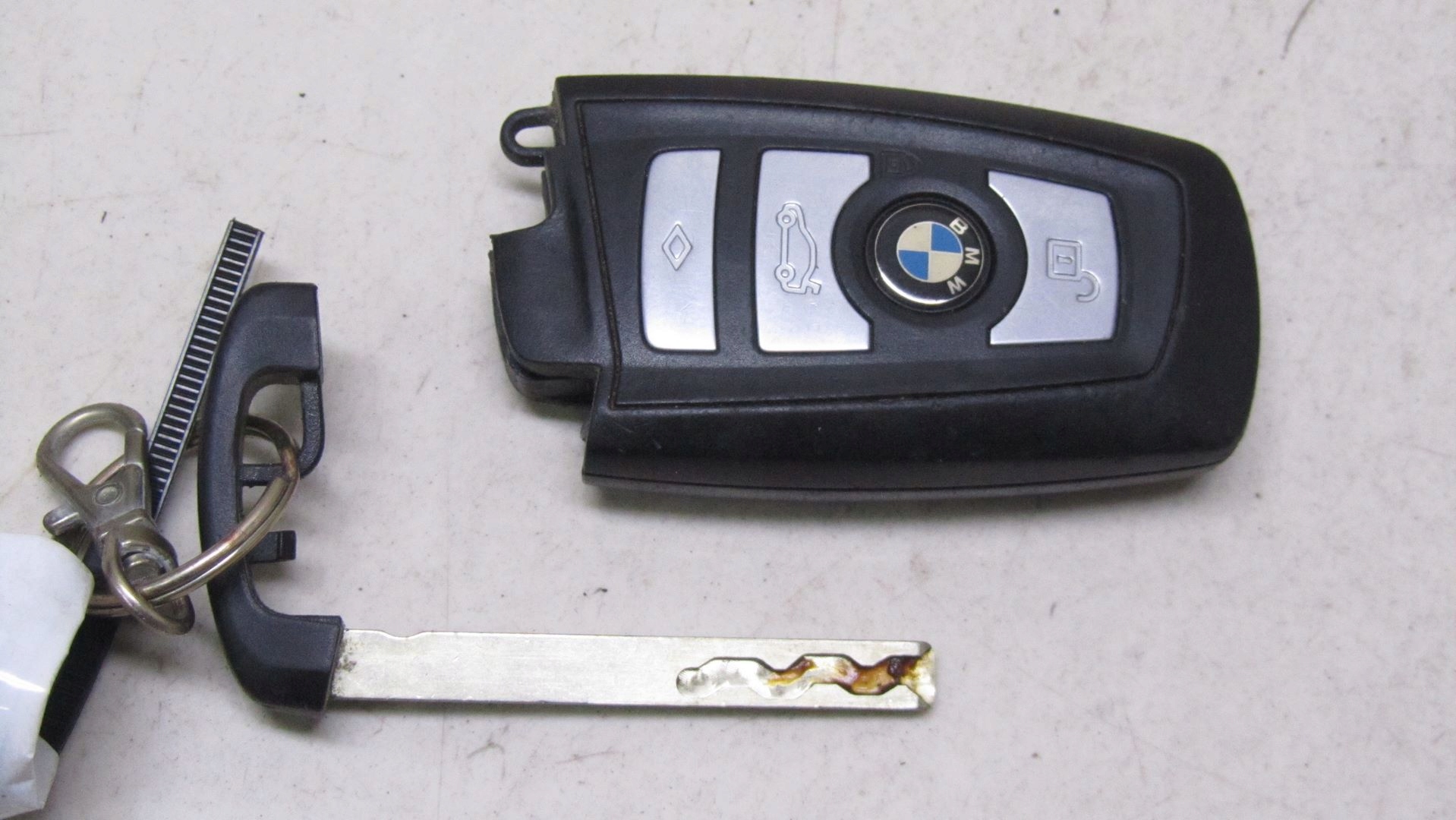 066/032 - BMW F11 F10 дистанційний ключ 10-17 32