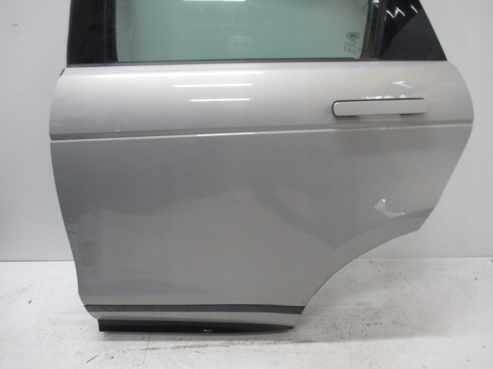 Drzwi LEWE tylne RANGE ROVER EVOQUE II 22R Producent części Land Rover OE