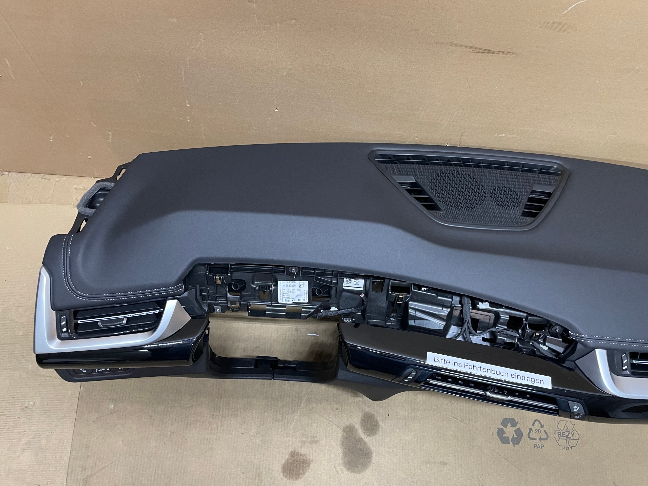 console dashboard instrument panel leather grey NIC without HEAD UP BMW X1 U11 original