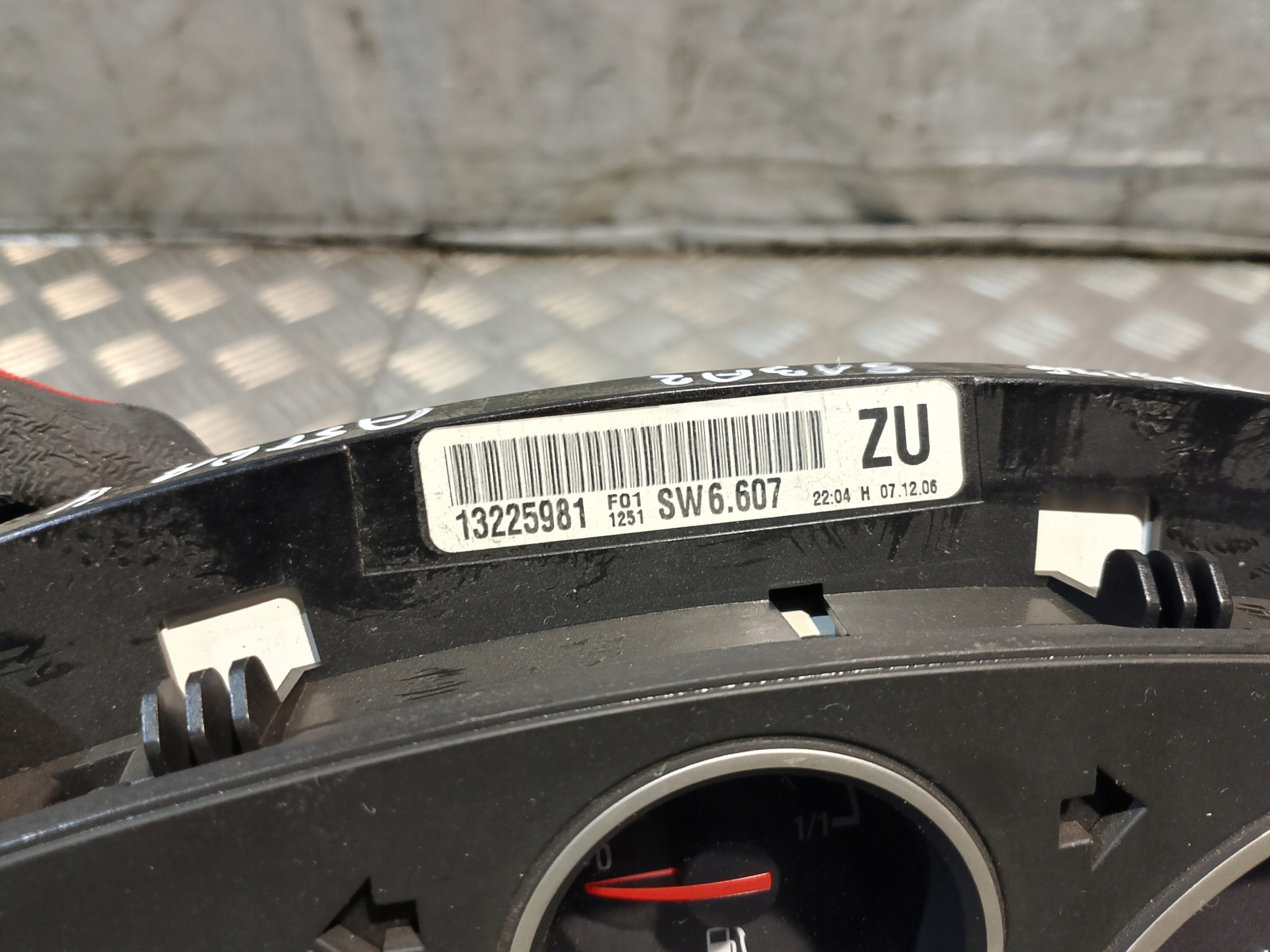dials PREDKOSCIOMIERZ OPEL ASTRA H III 3 1.9 D 13225981