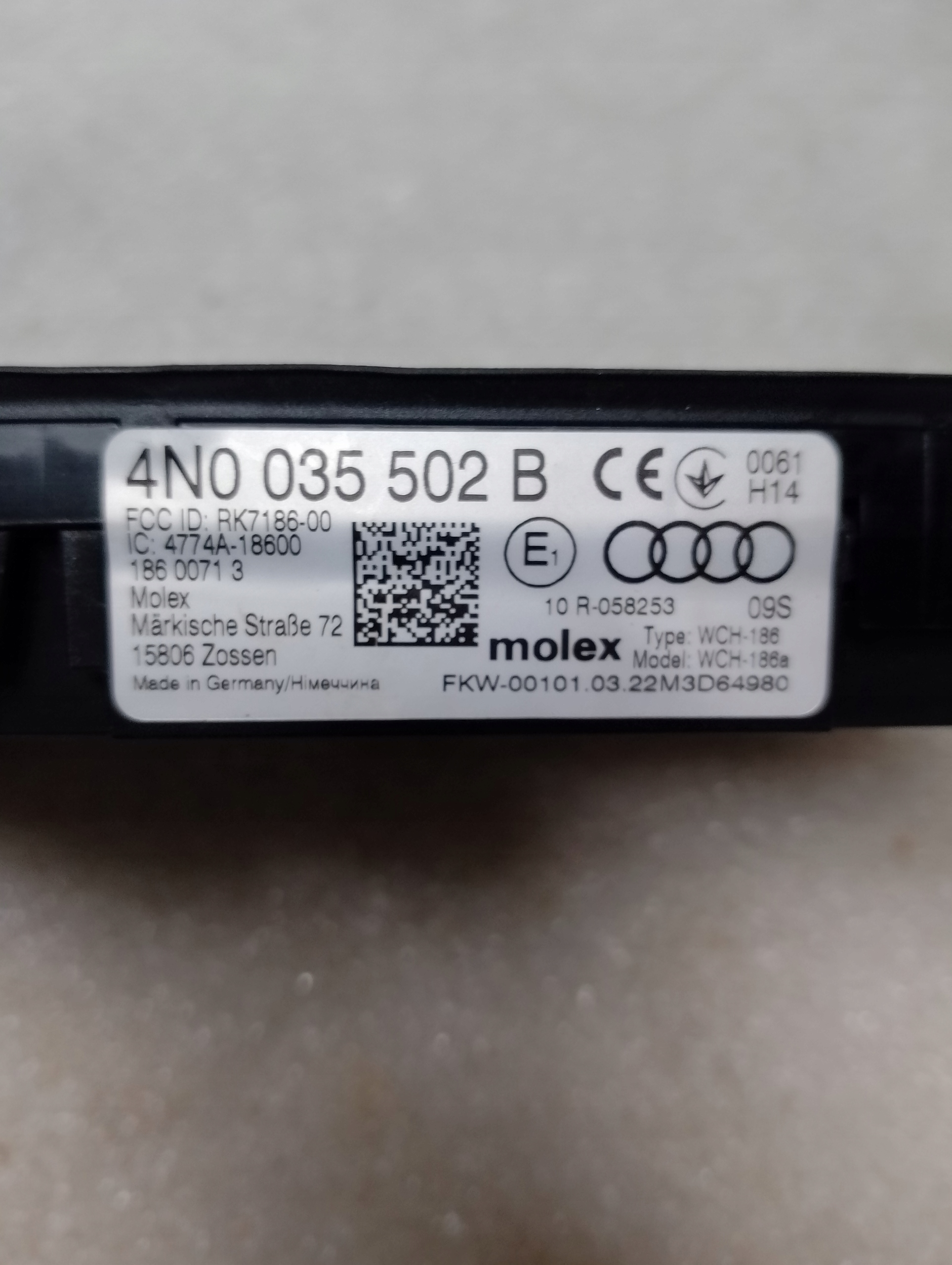 ŁADOWARKA INDUKCYJNA TELEFONU AUDI OE 4N0035502B Producent części Audi OE