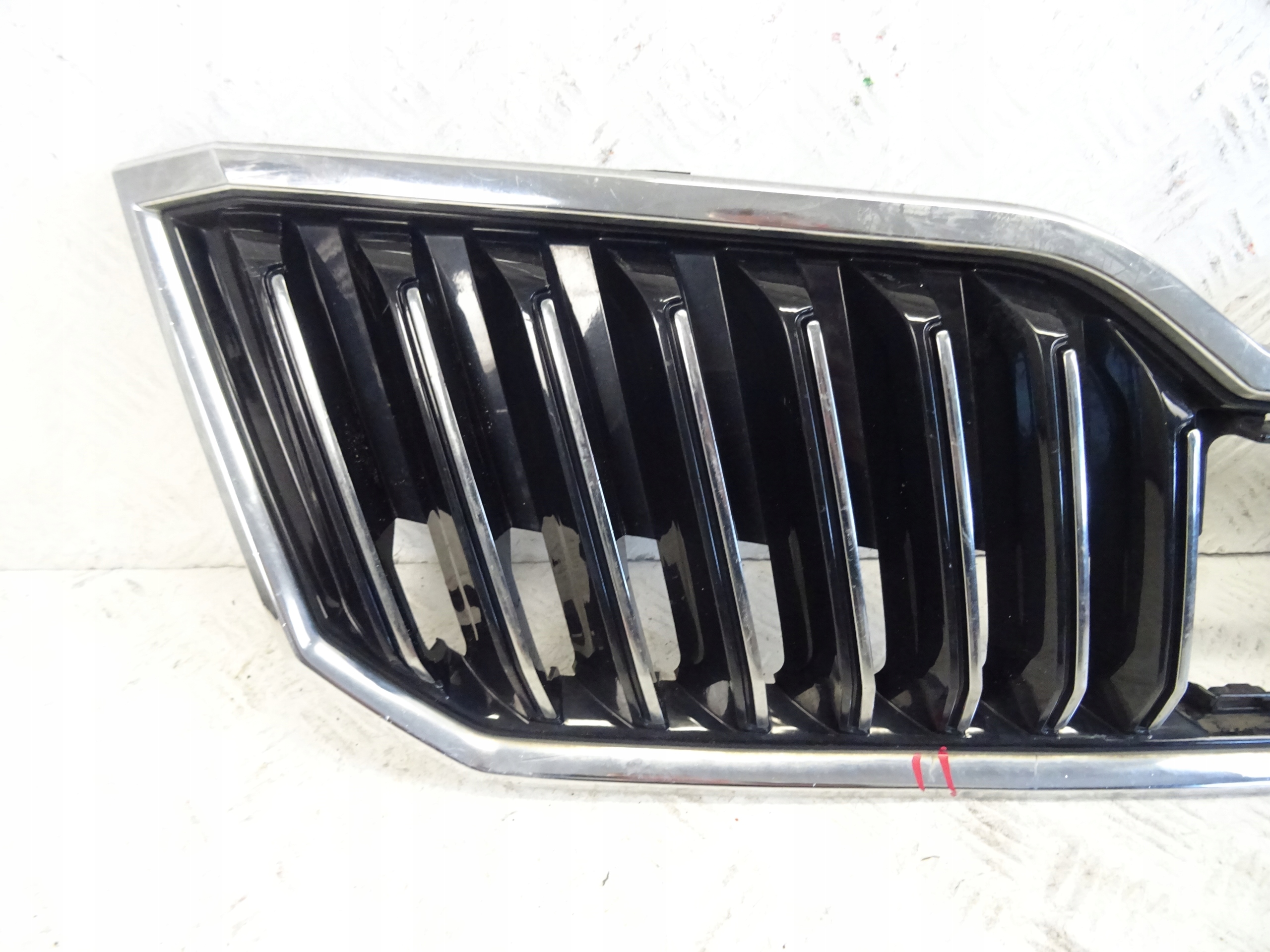 grill grille front front SKODA SUPERB III LIFT 3V0853653B