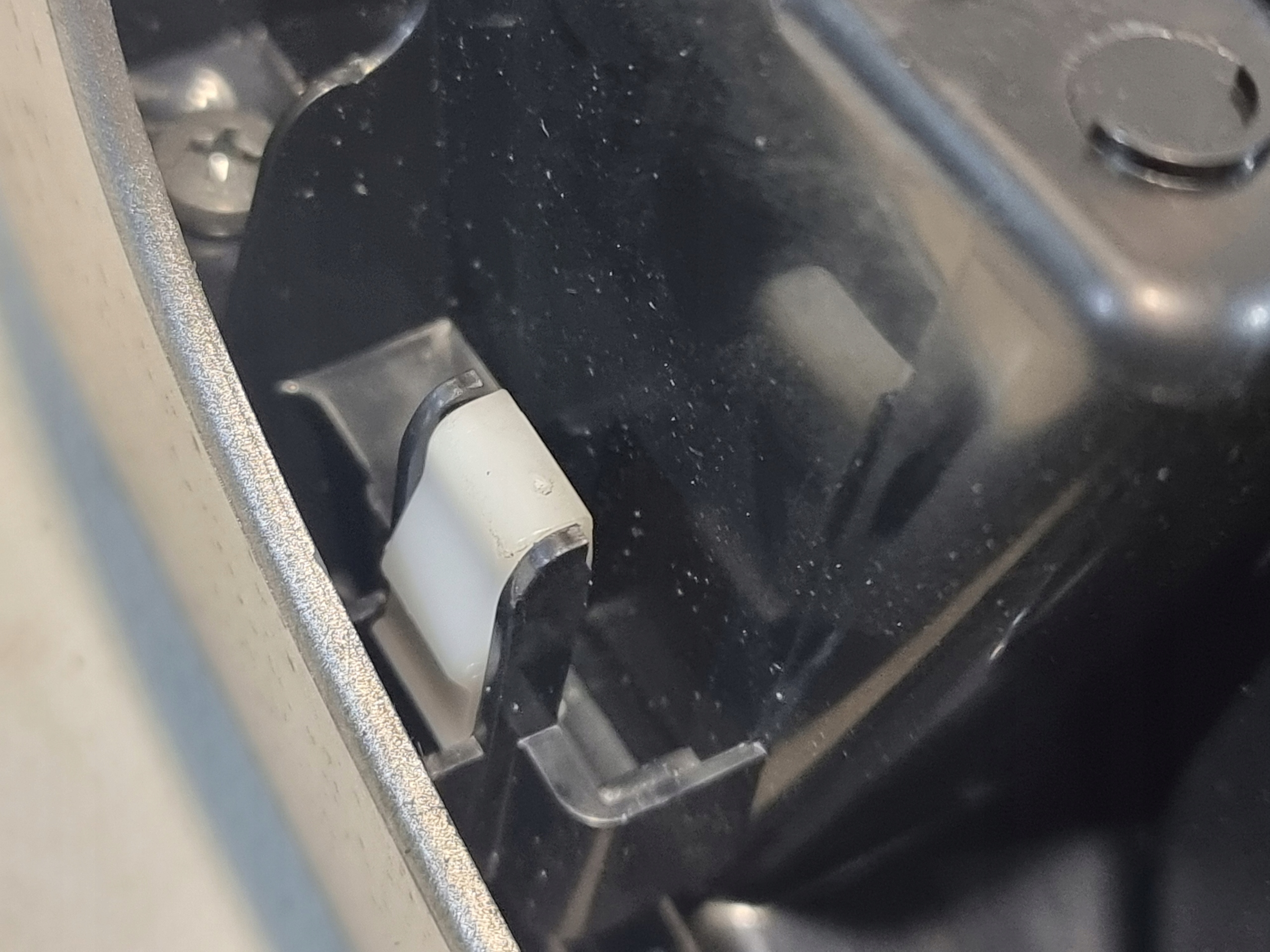 Держатель на капхолдер oe 1A823-006G 1A8C1-009G TOYOTA PRIUS II 08r