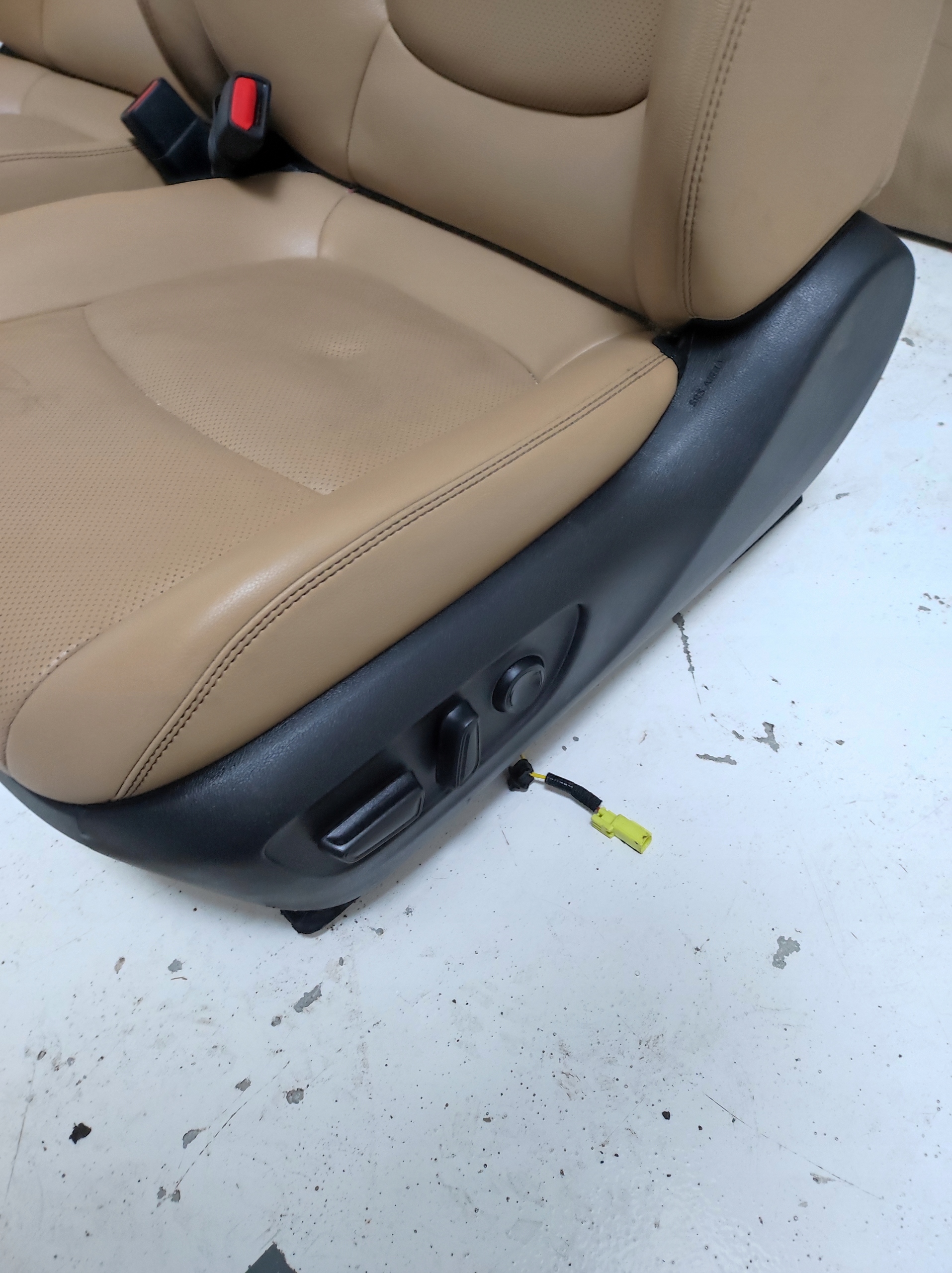 кресла диван бочки обивка Салон европа Rav4 V 5