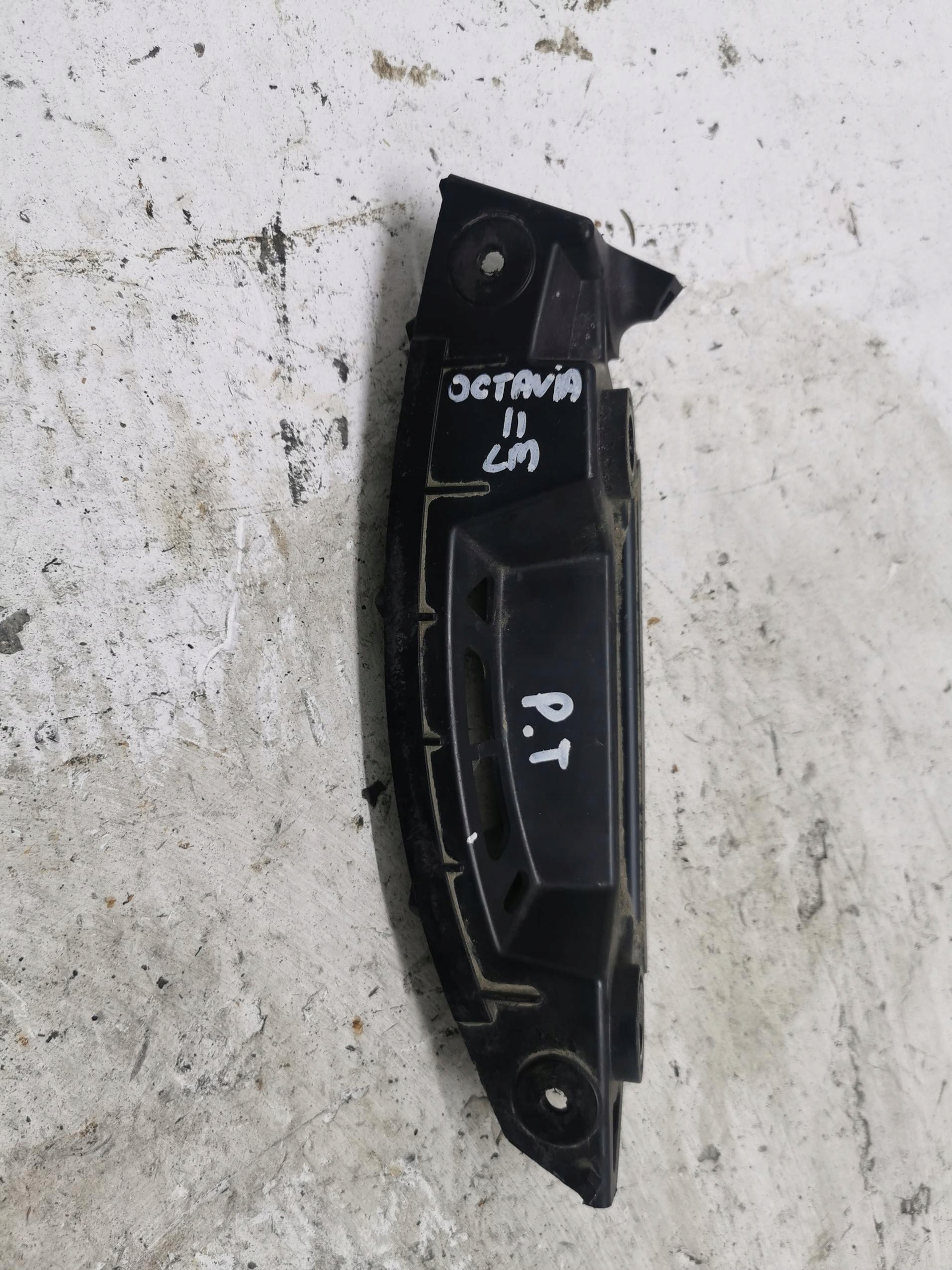 bumper bracket right rear part SKODA OCTAVIA II LIFT