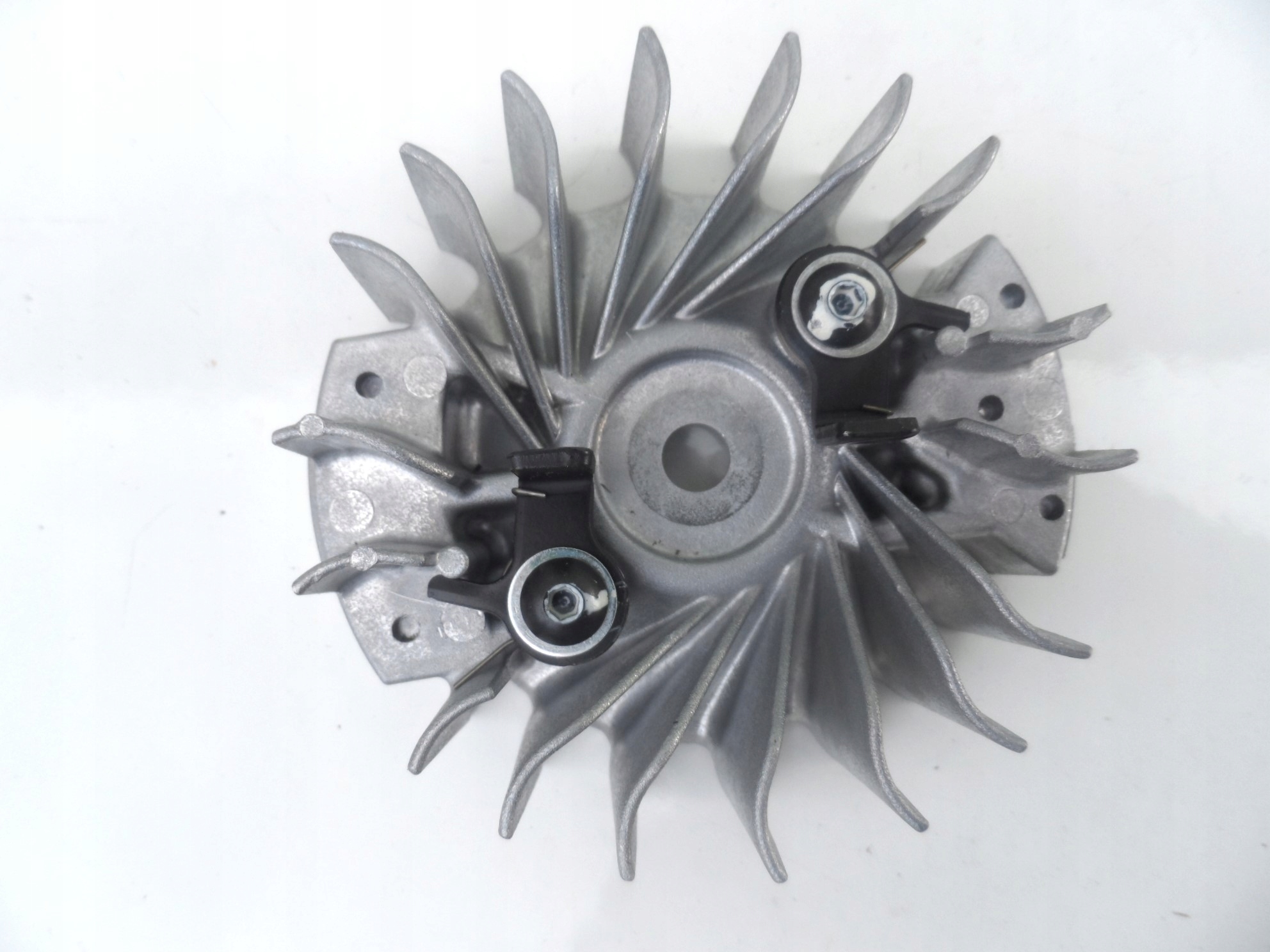 Magnetické Kolo Magneto Echo Cs 352 , Cs 353 Cs 310 Originál