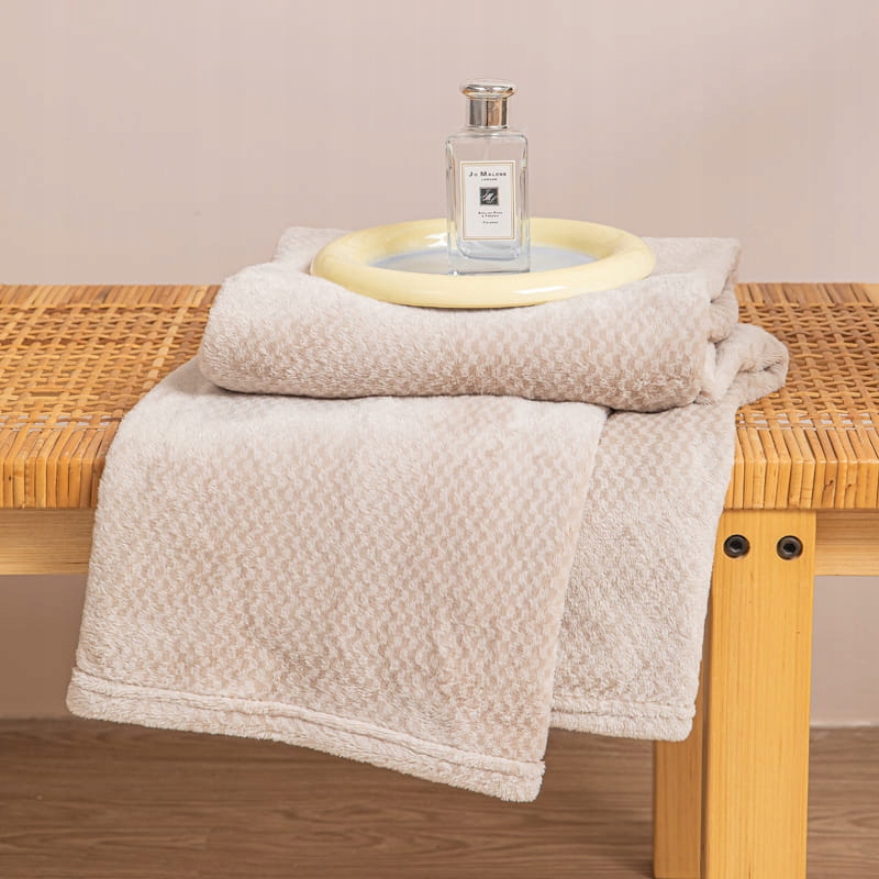 KOC Z MIKROFIBRY NARZUTA NA FOTEL ŁÓŻKO PLED KOCYK 70x150 WILLY BEŻOWY Szerokość produktu 70 cm