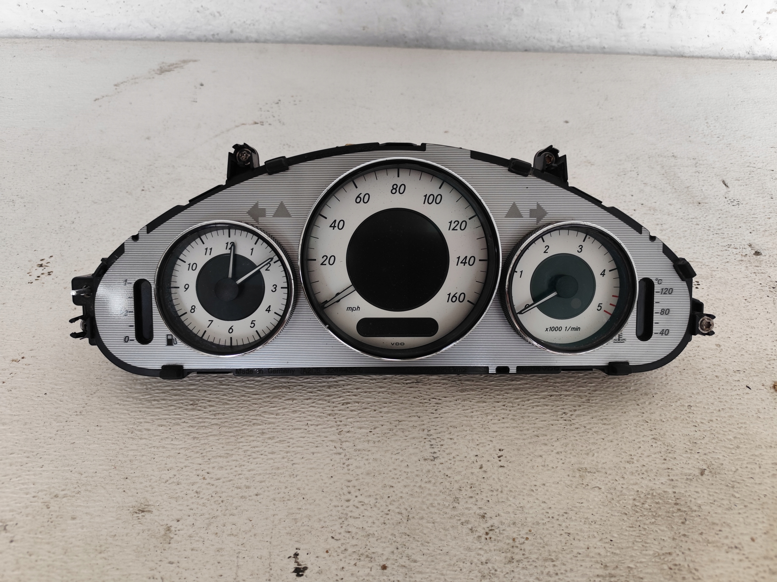 MERCEDES CLS W219 3.0CDI dials clock ANGLIK A2195402347