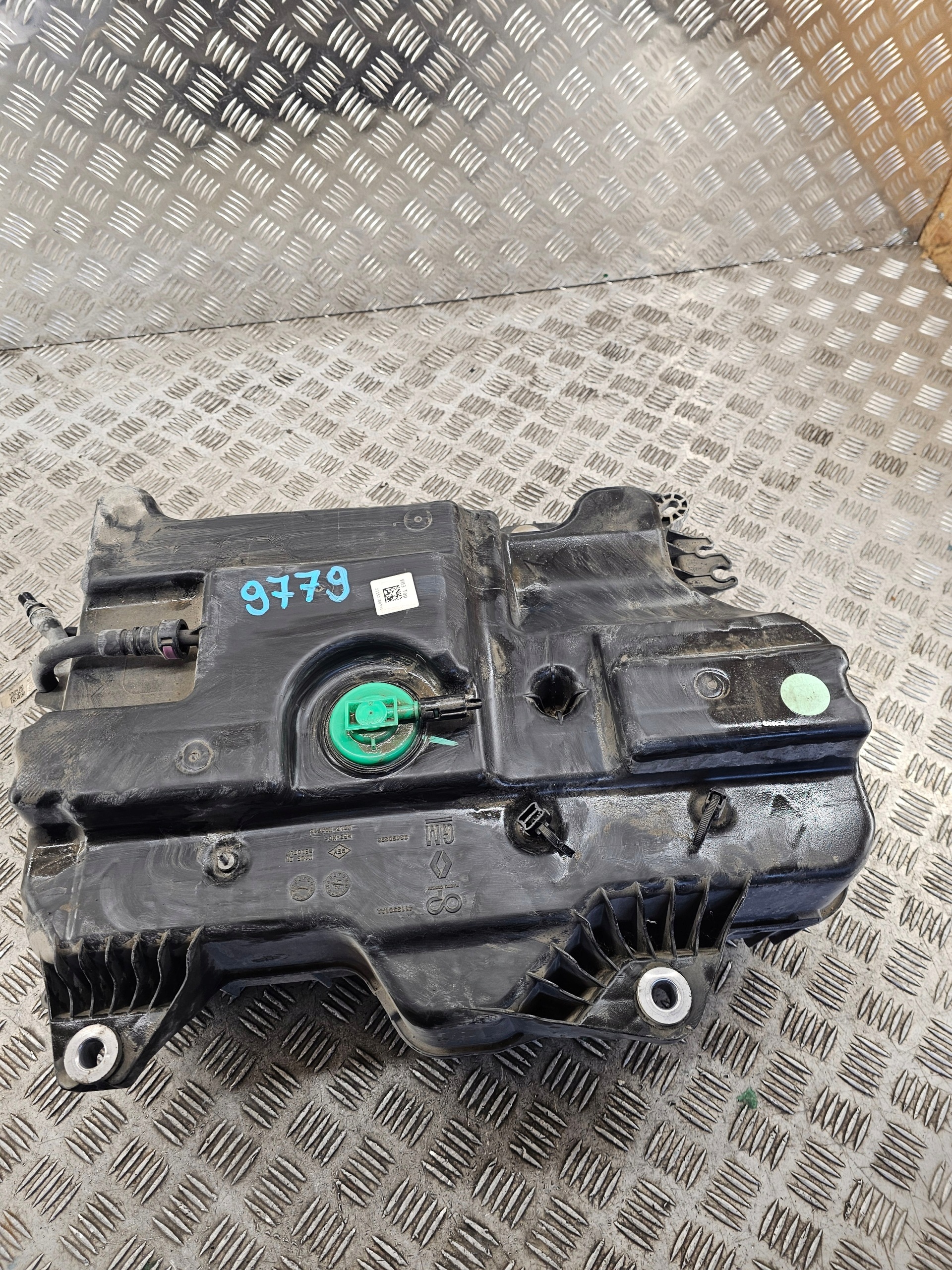Behälter ADBLUE 2.0DCI TRAFIC III 4113301AA