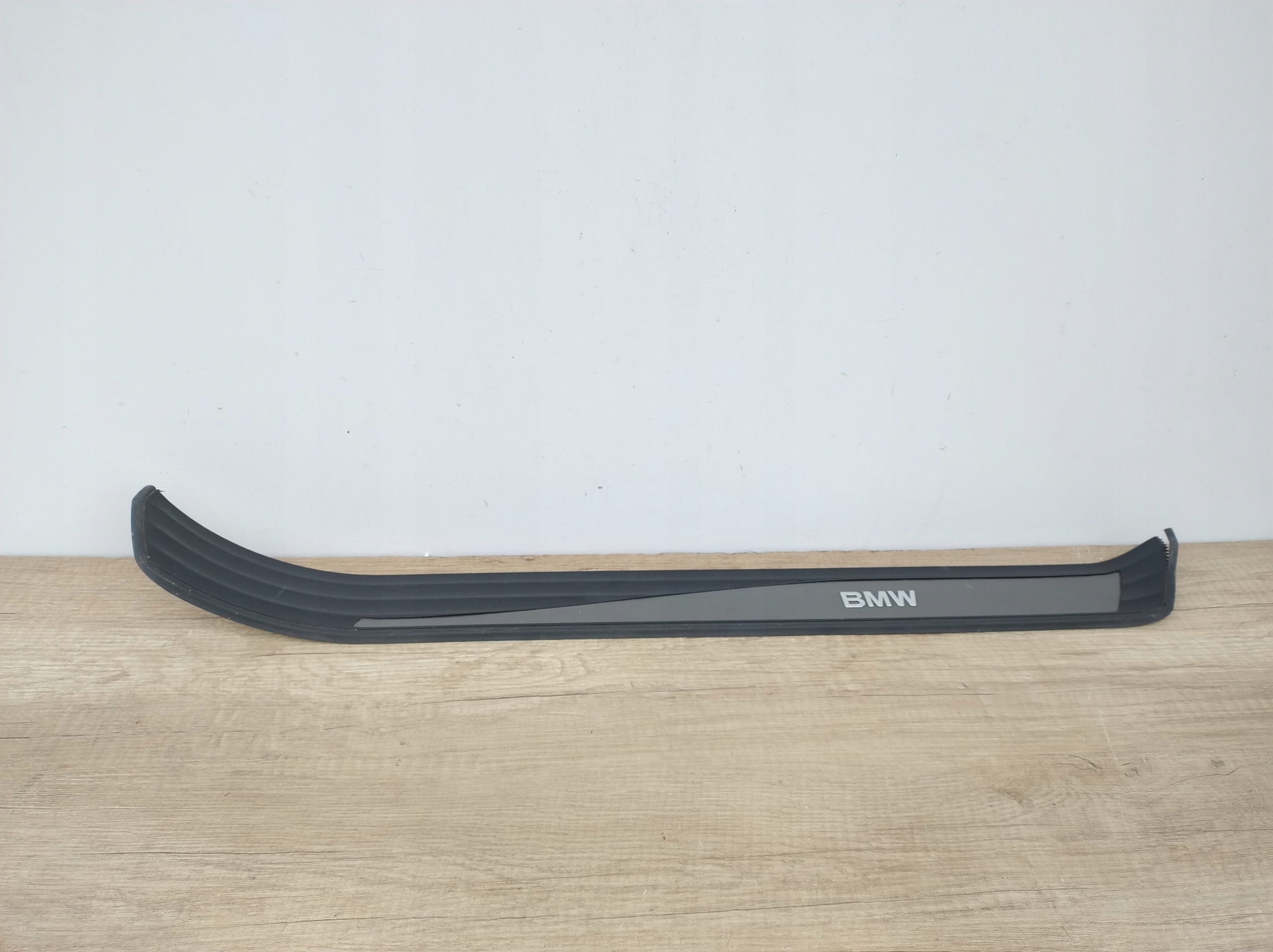 BMW 5 E60 E61 moulding threshold right front cap 51477034304 K64/002