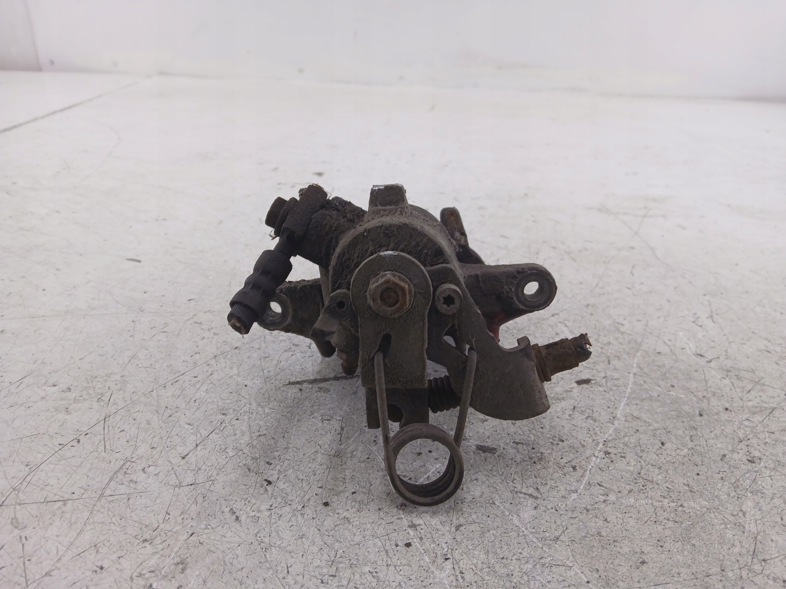 AUDI A4 B6 caliper brake left rear part