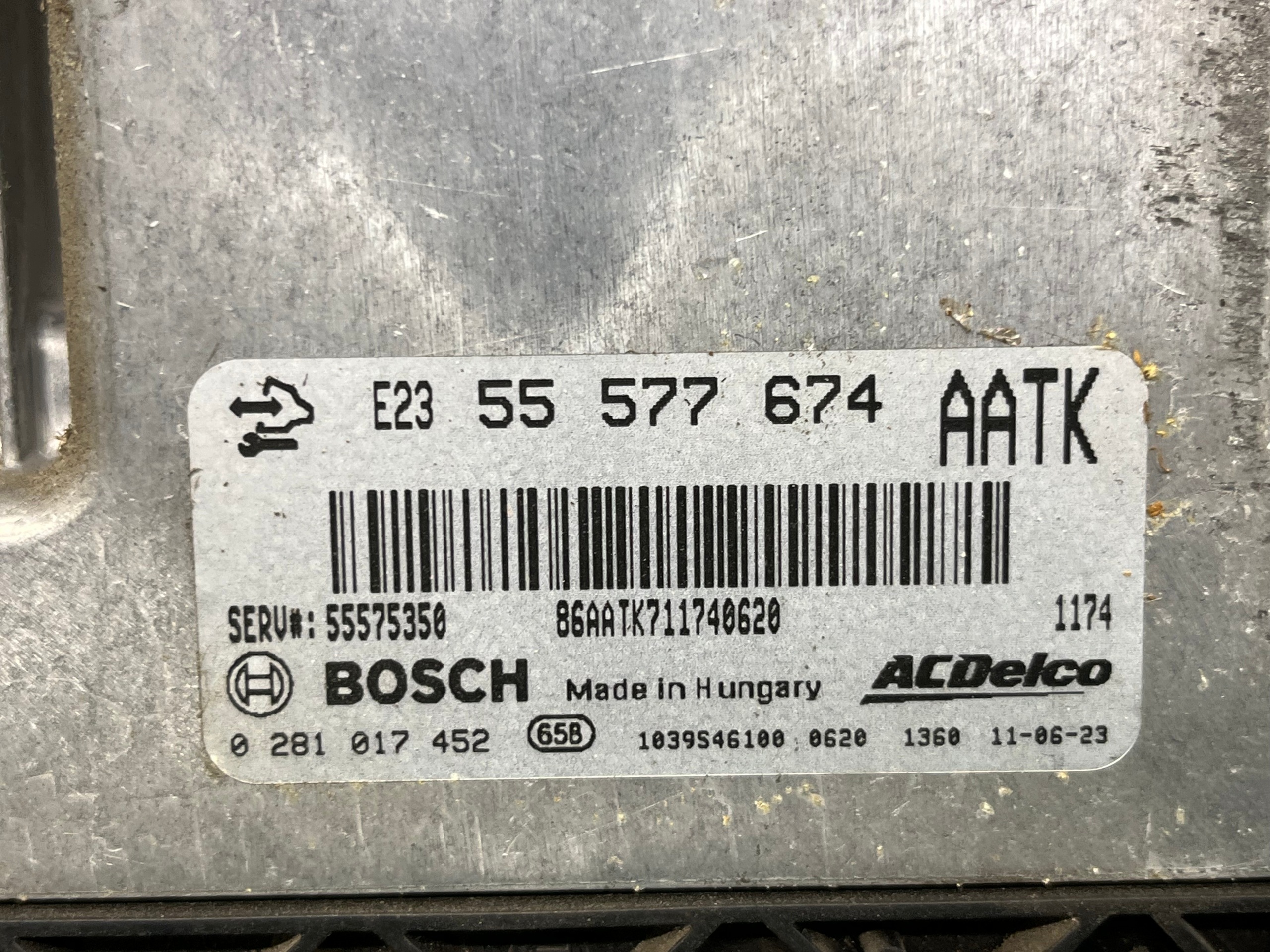 computer of the engine control unit OPEL ASTRA J 55577674