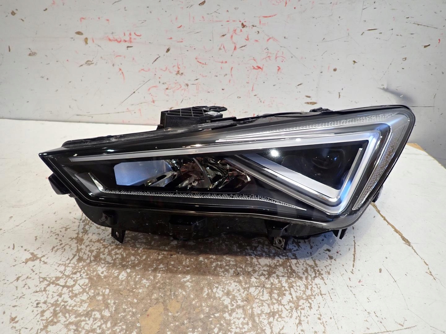 light front left SEAT TARRACO LEON IV FORMENTOR 2020- FULL LED