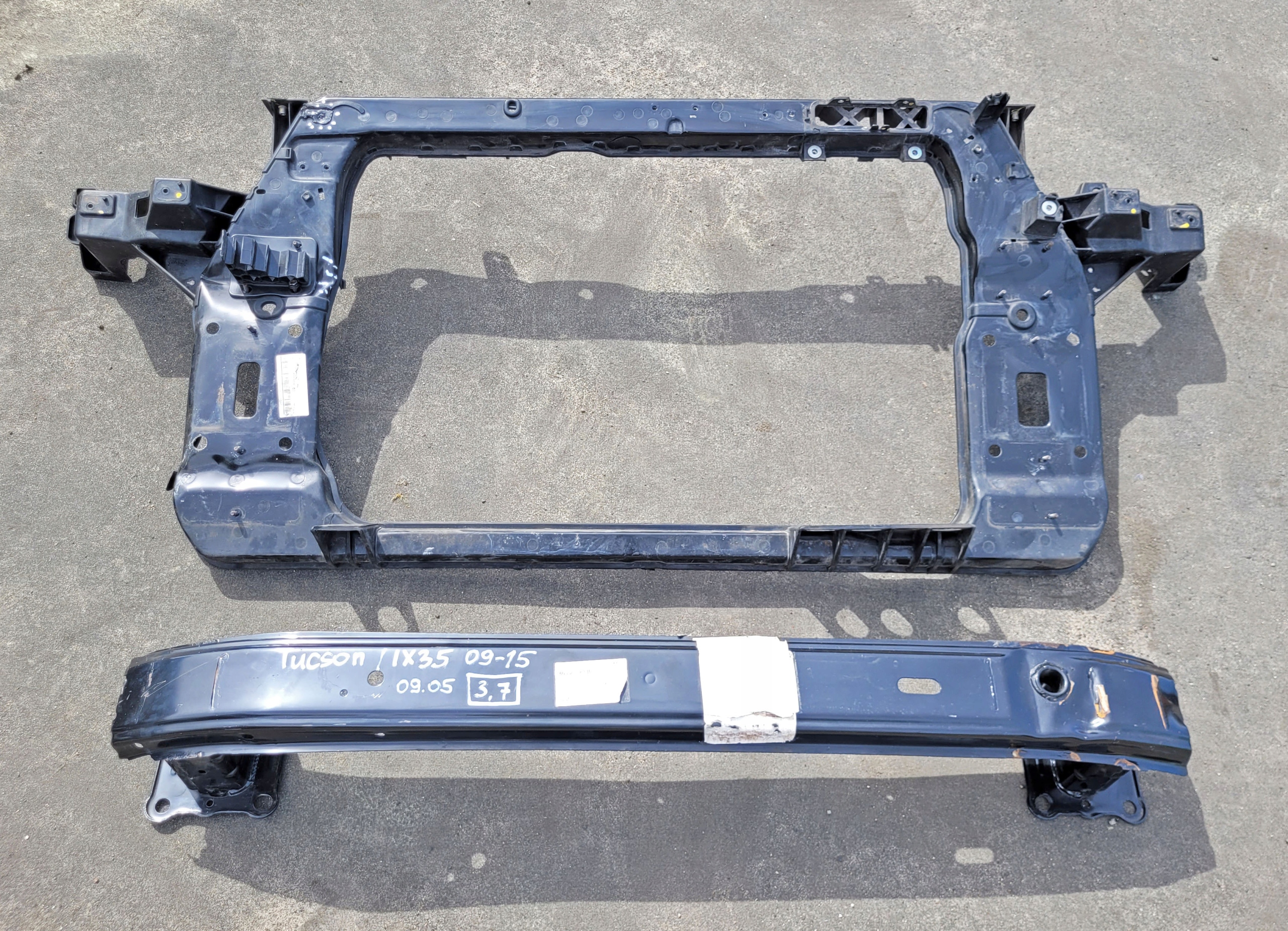 PAS PRZEDNI WZMOCNIENIE BELKA PRZÓD HYUNDAI IX35 / TUCSON 2 II 2009-15