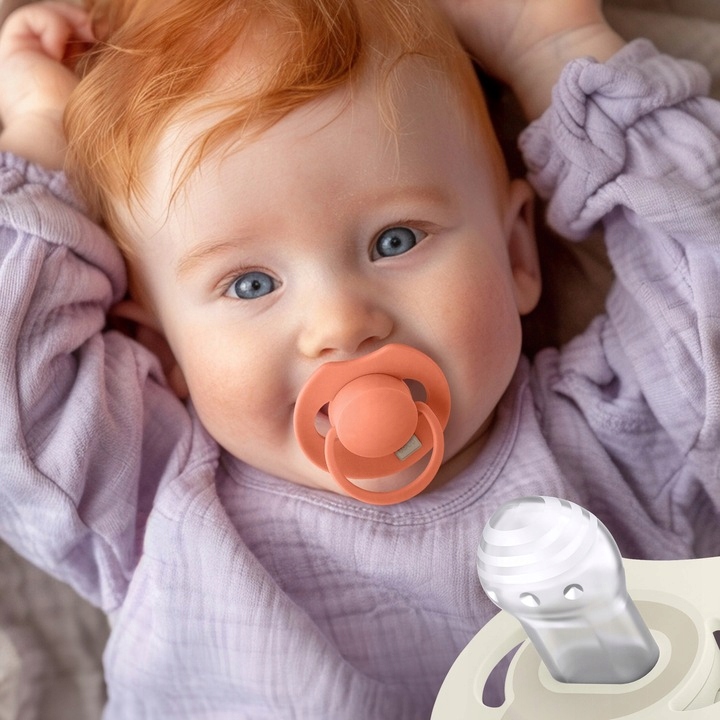 SMOCZEK SILIKONOWY DYNAMICZNY LOVI PRIME 6-18m 2szt BABY BLUE/BLUE+ETUI Kolor niebieski