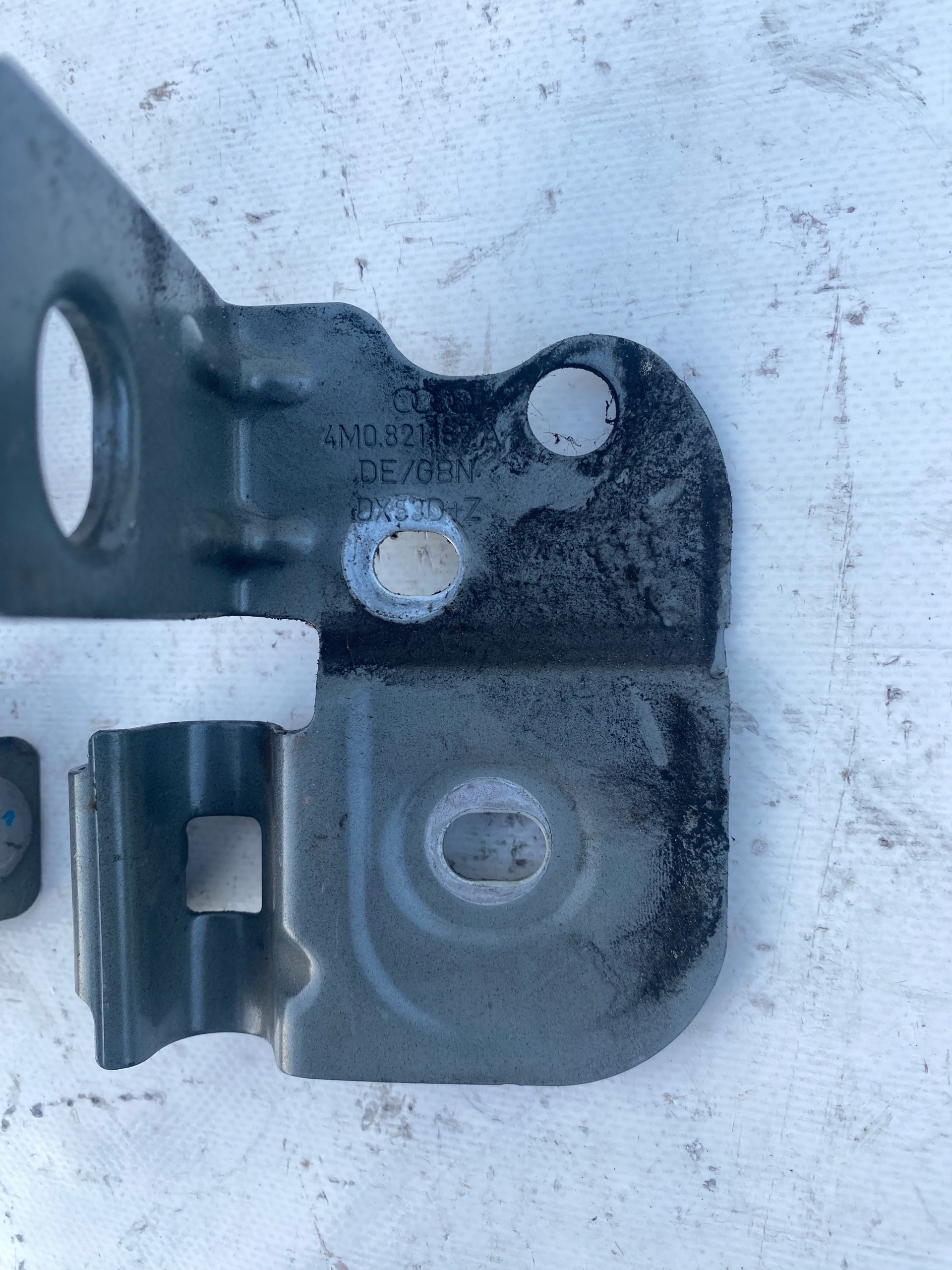 AUDI Q7 4M Support plaque Console Aile Gauche