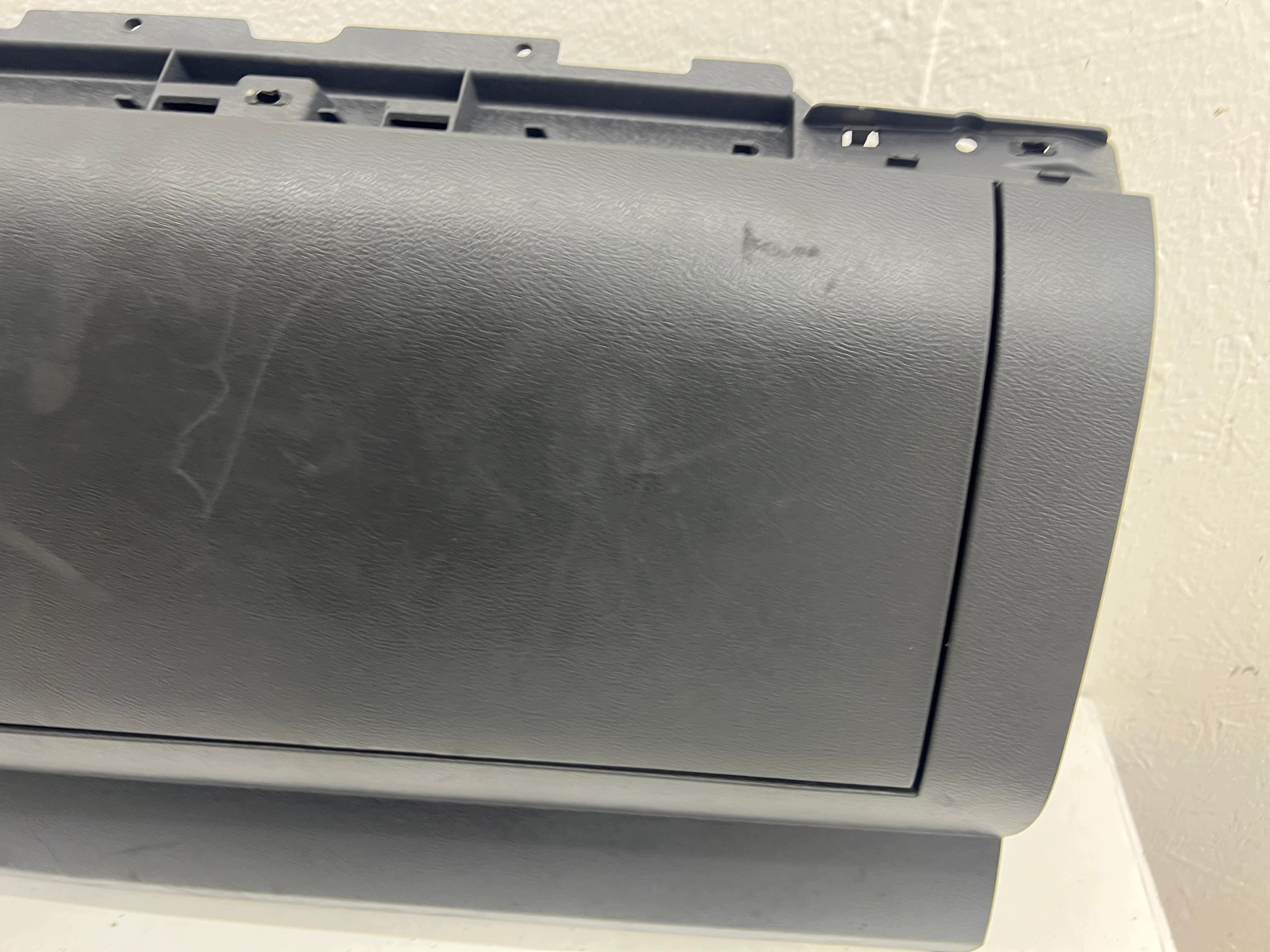 handschuhfach des beifahrers VW TOUAREG 7L6858904