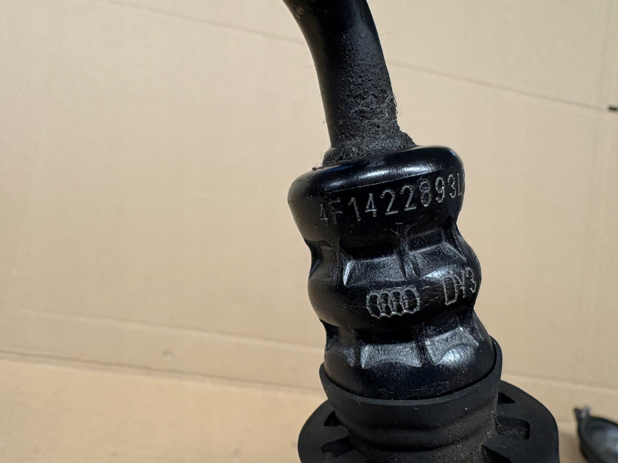 AUDI A6 C6 Schlauch der Lenkung 4F1422893L
