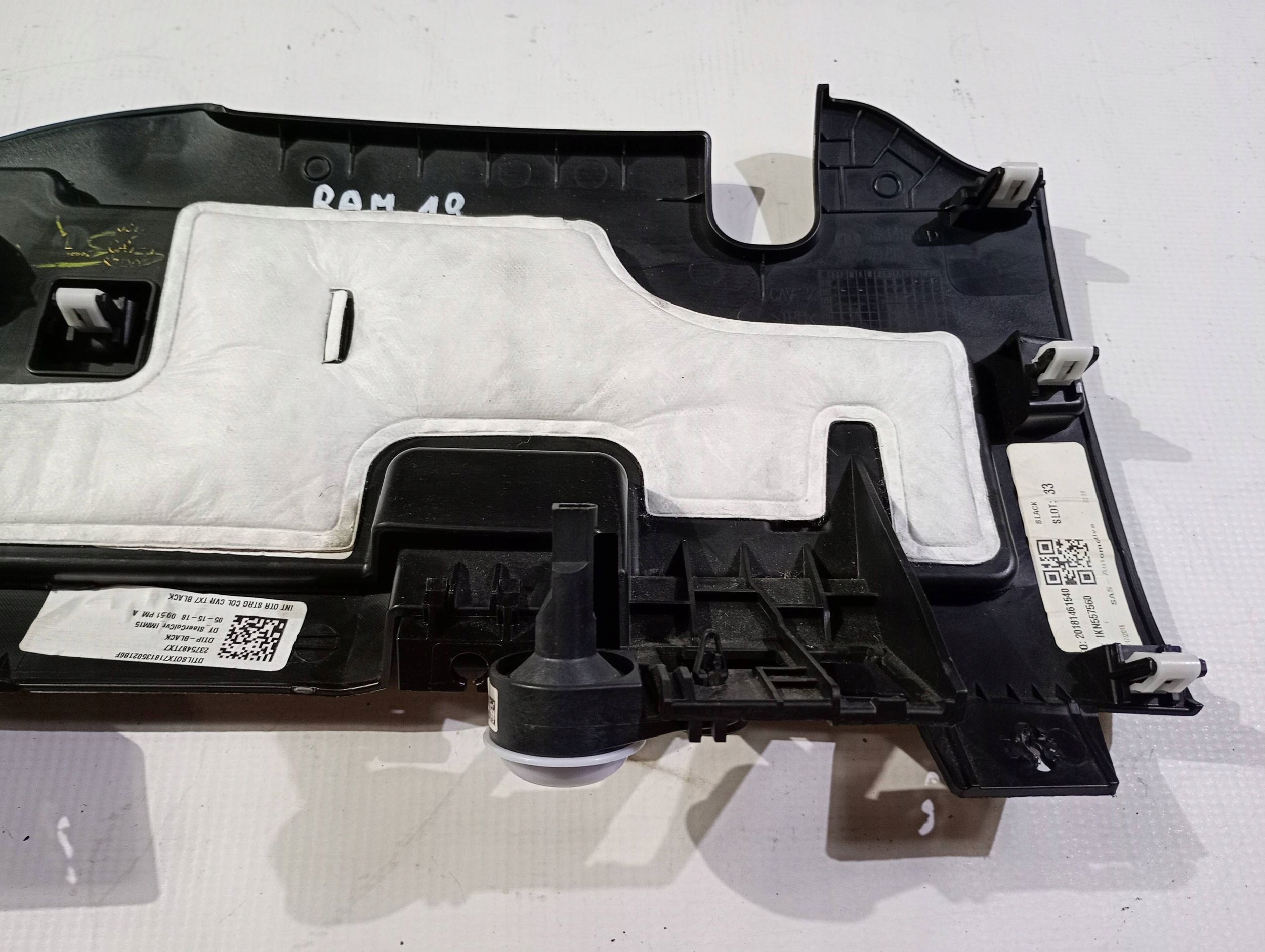 fedél deski táblák bal pod kormány Dodge RAM 1500 2019