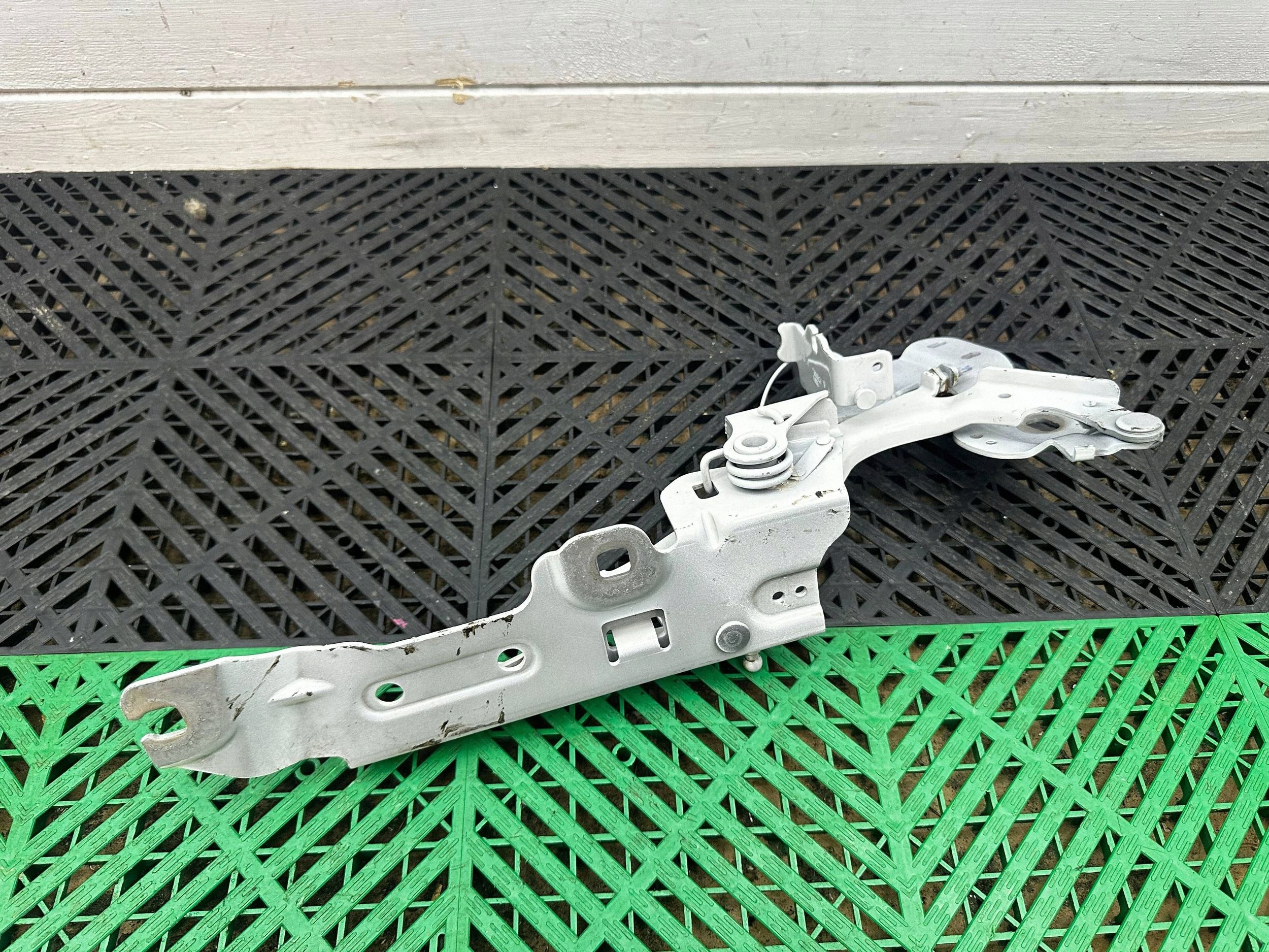 Cerniere cofano BMW 2 F45 7300521