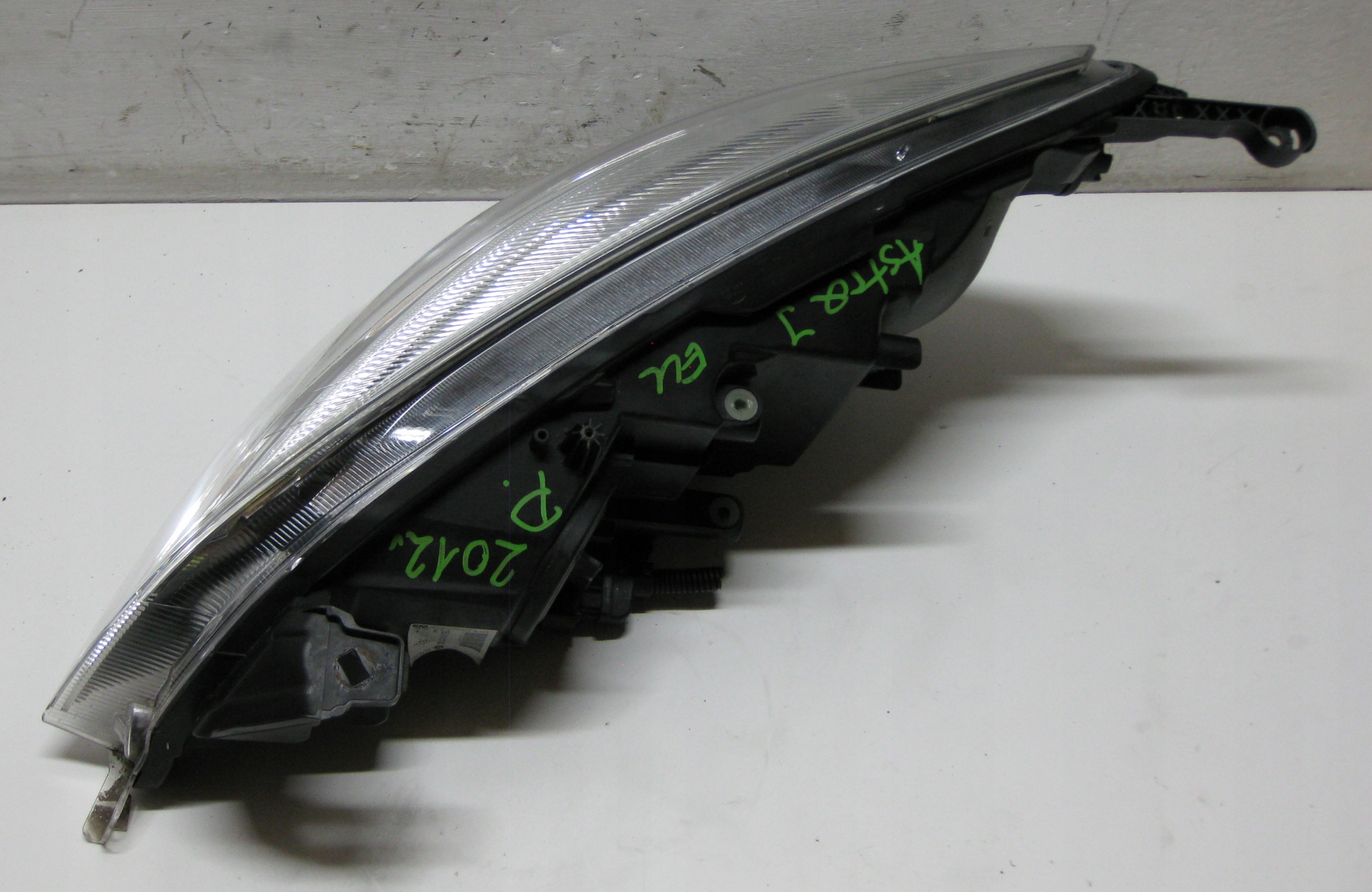 OPEL ASTRA J HB 1.7 CDTI 12R light right front 13253647 EU