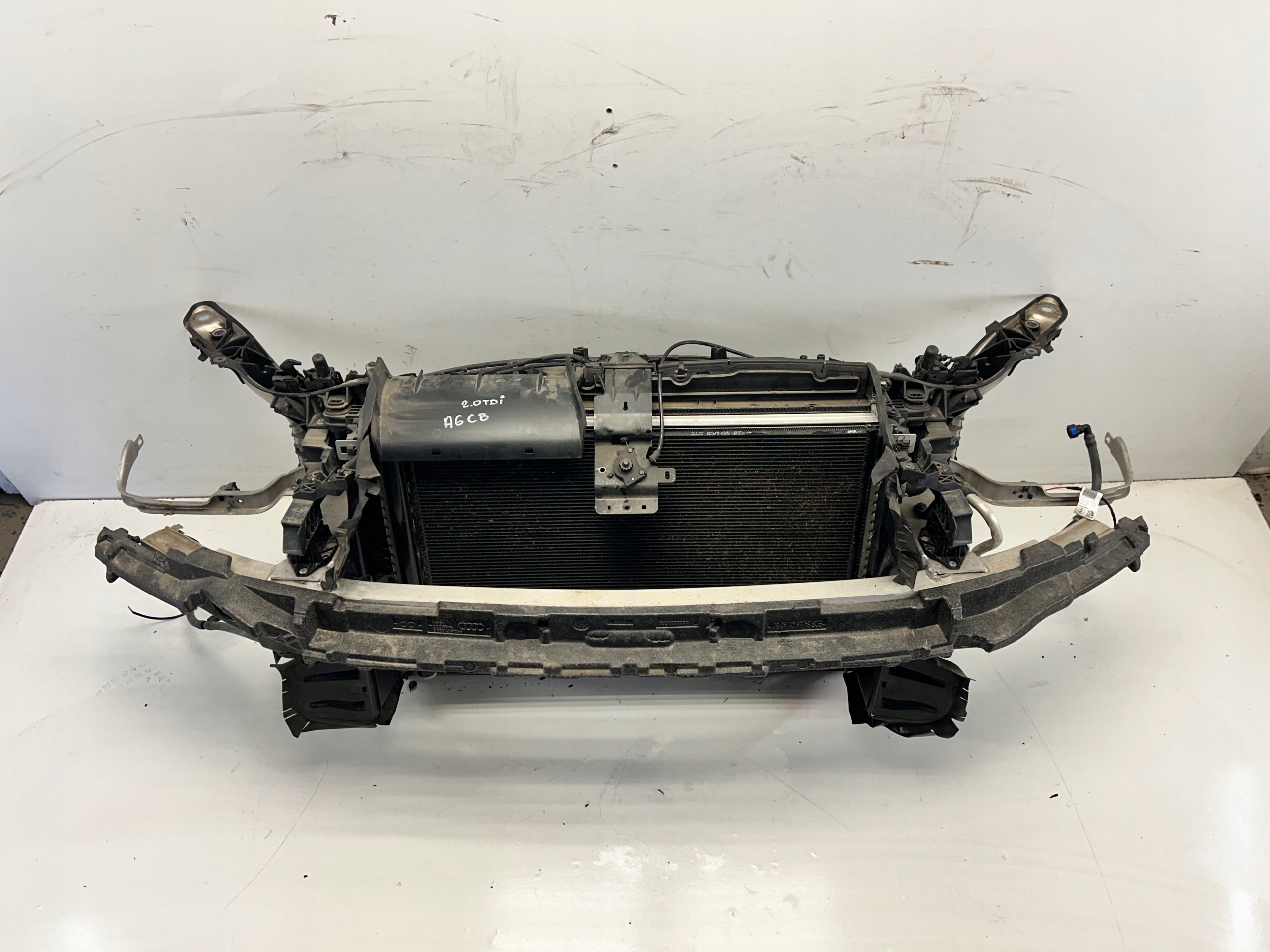 PAS PRZEDNI WZMOCNIENIE BELKA CHŁODNICE PRZÓD A6 C8 4K S-LINE KOMPLETNY