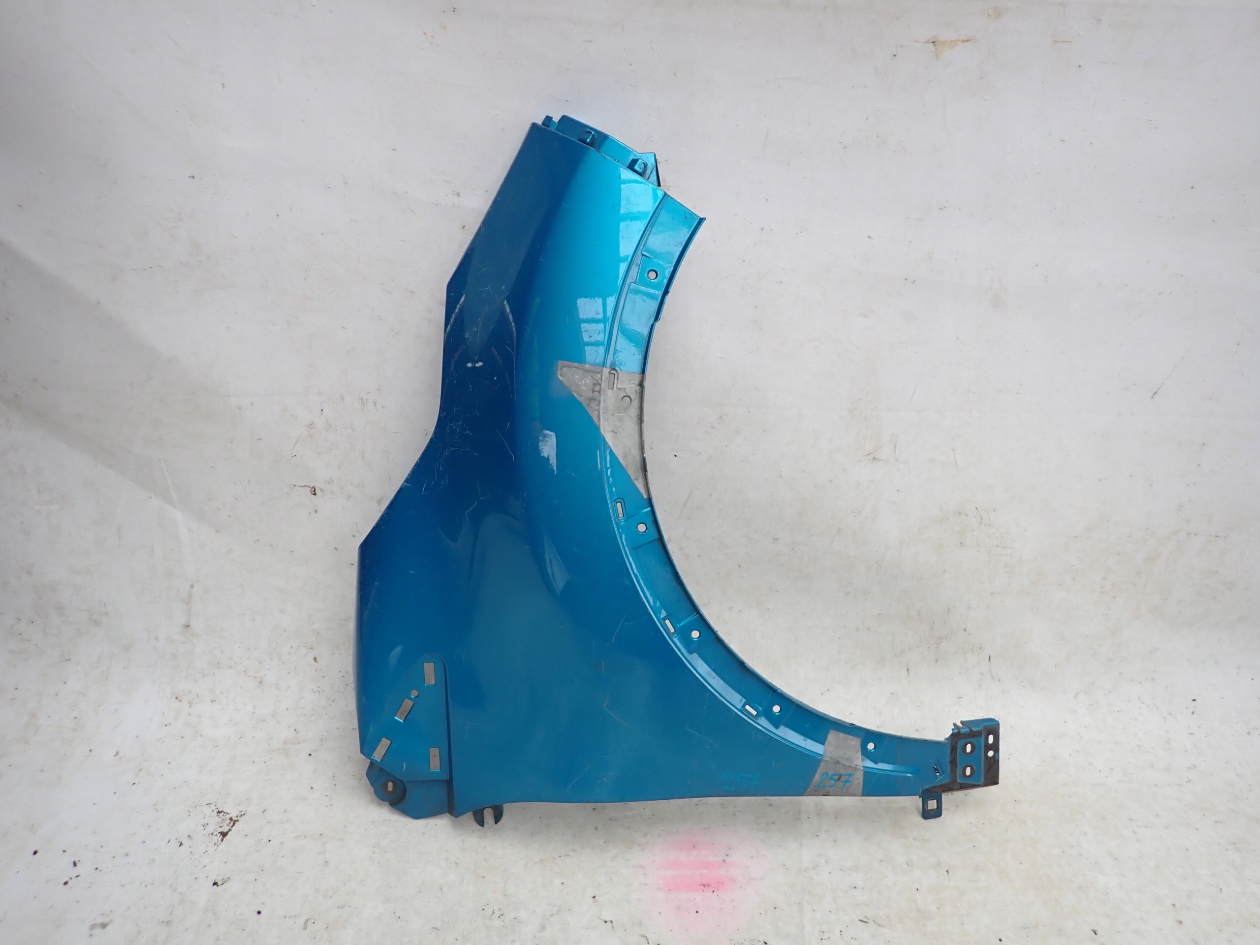 RENAULT CAPTUR and 13-19 fender front front right