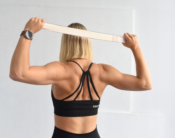 MATA DO ĆWICZEŃ JOGI PILATESU GIMNASTYCZNA TPE ANTYPOŚLIZGOWA Z UCHWYTEM Materiał pianka TPE