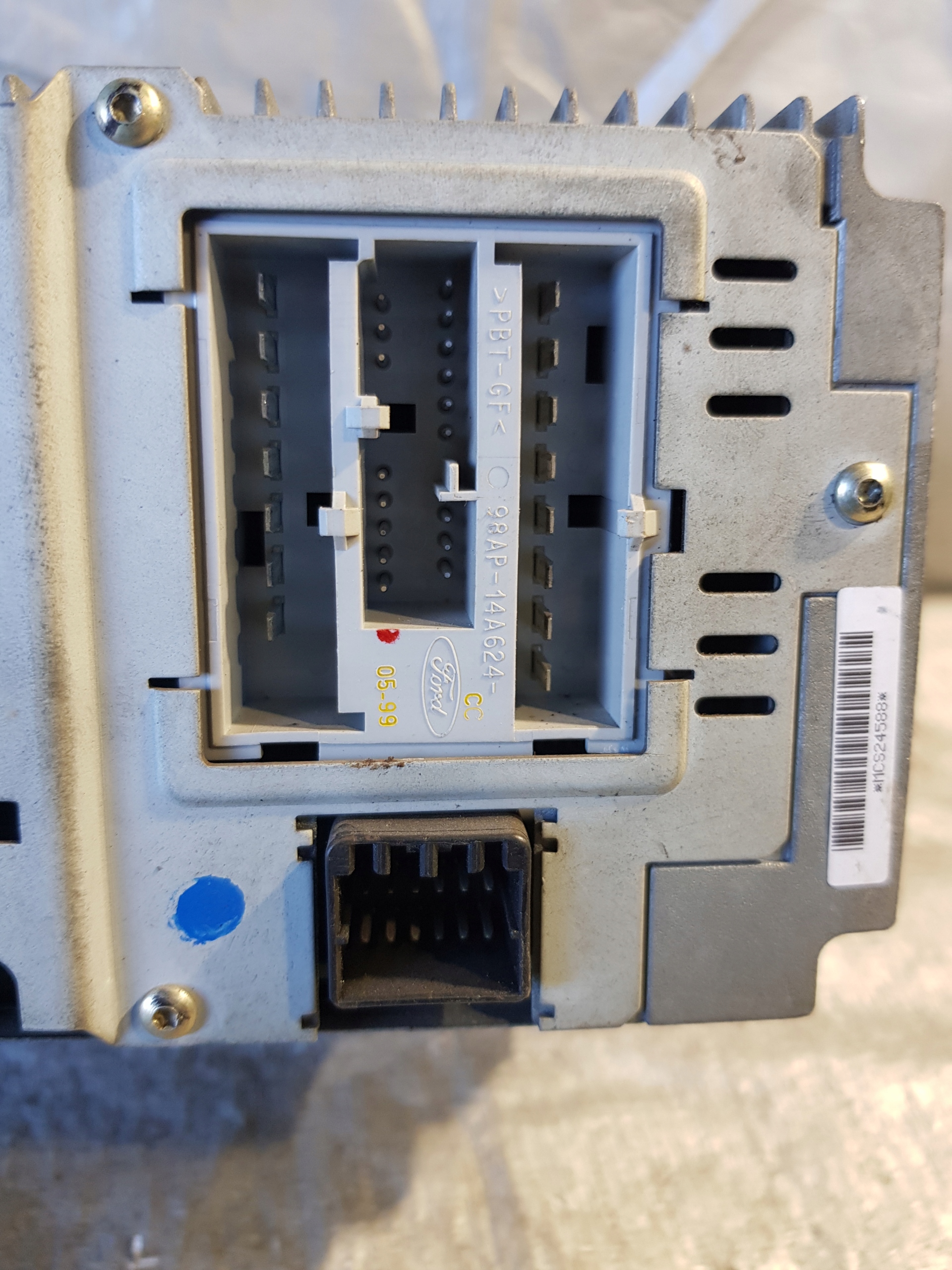 RADIO JAGUAR XR8F18K876AGAGN