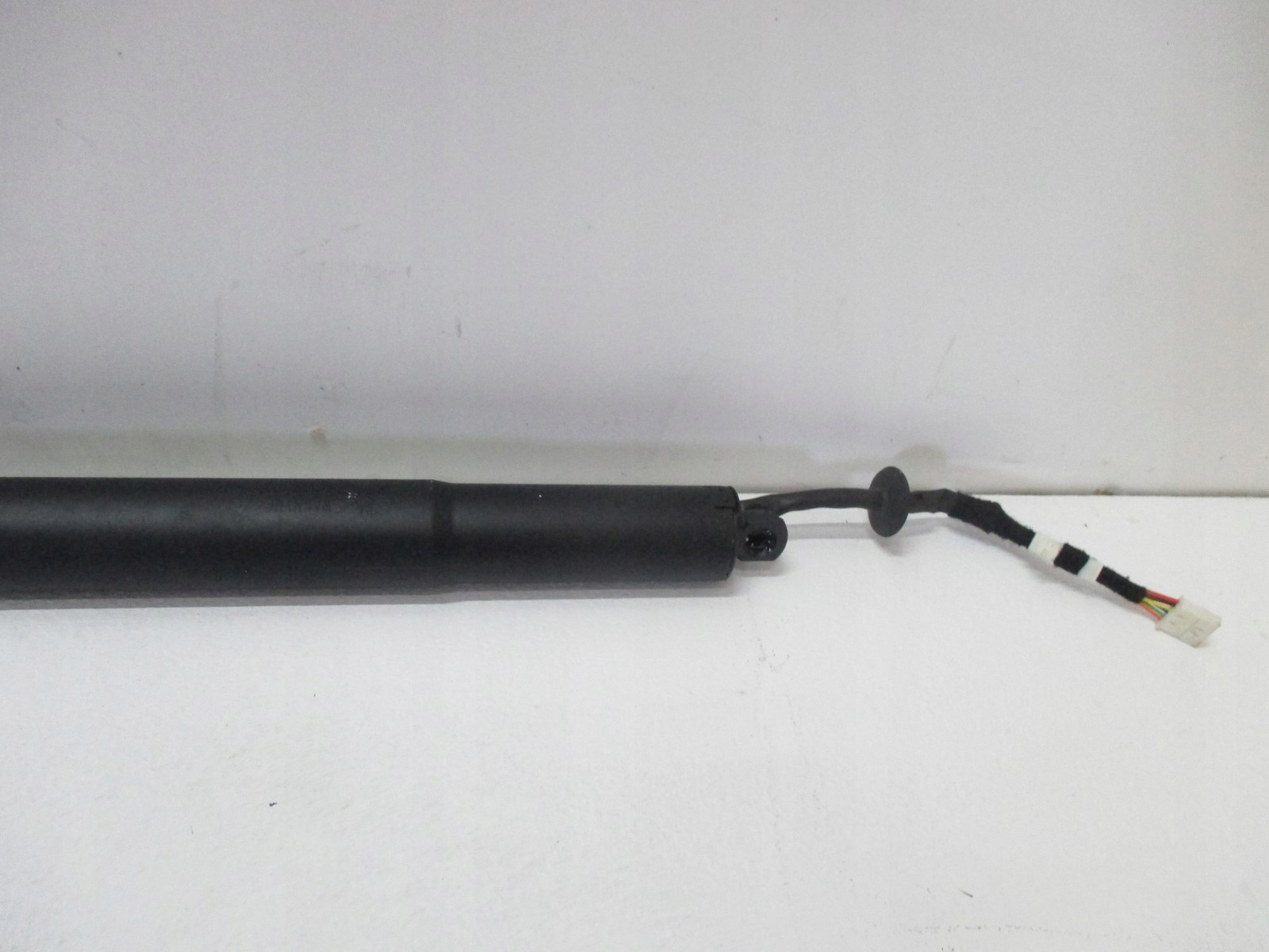 Dämpfer heckklappe BMW 2 U06 8494161