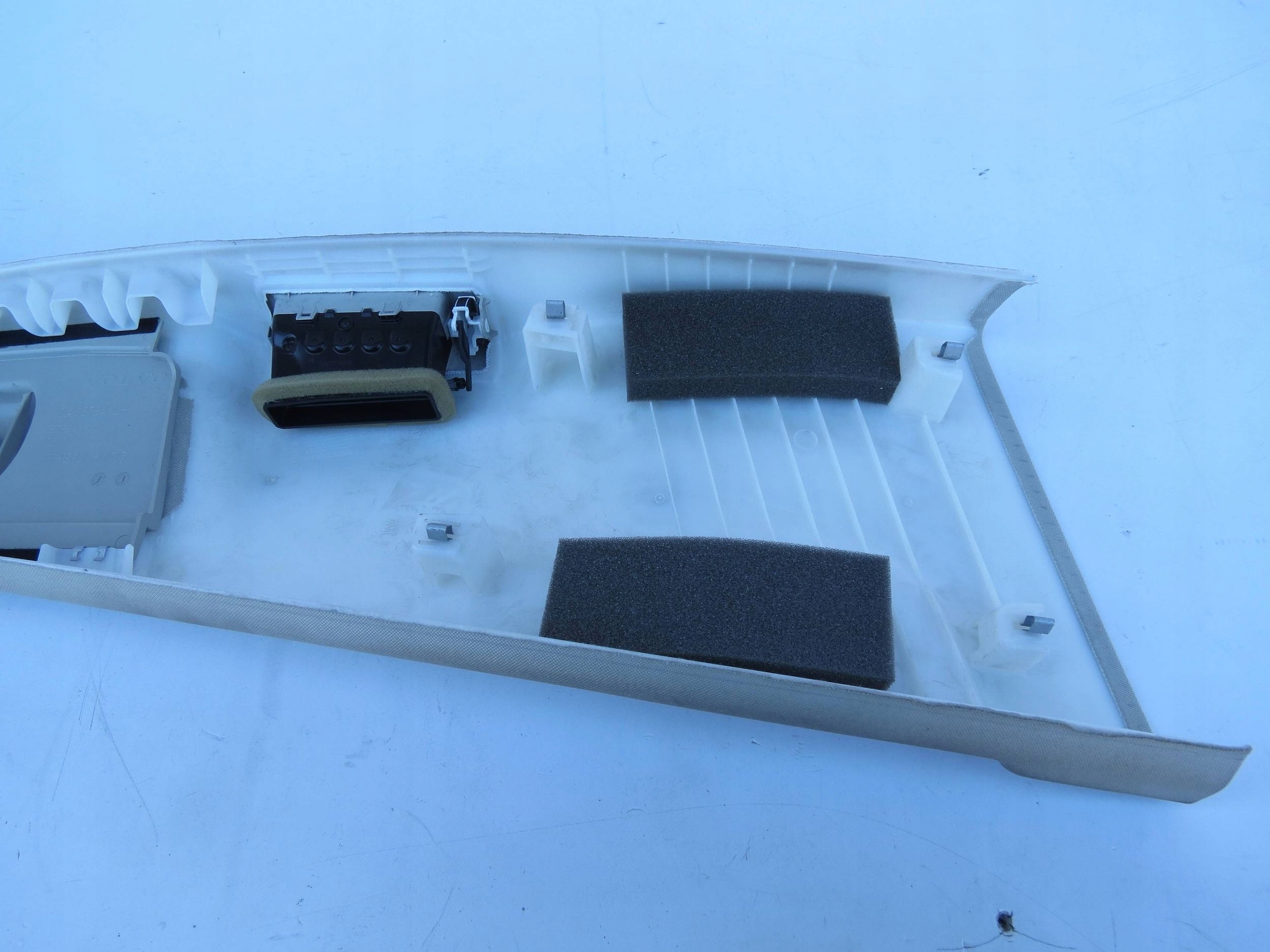 cover SLUPKA left VOLVO S90 V90 31403784