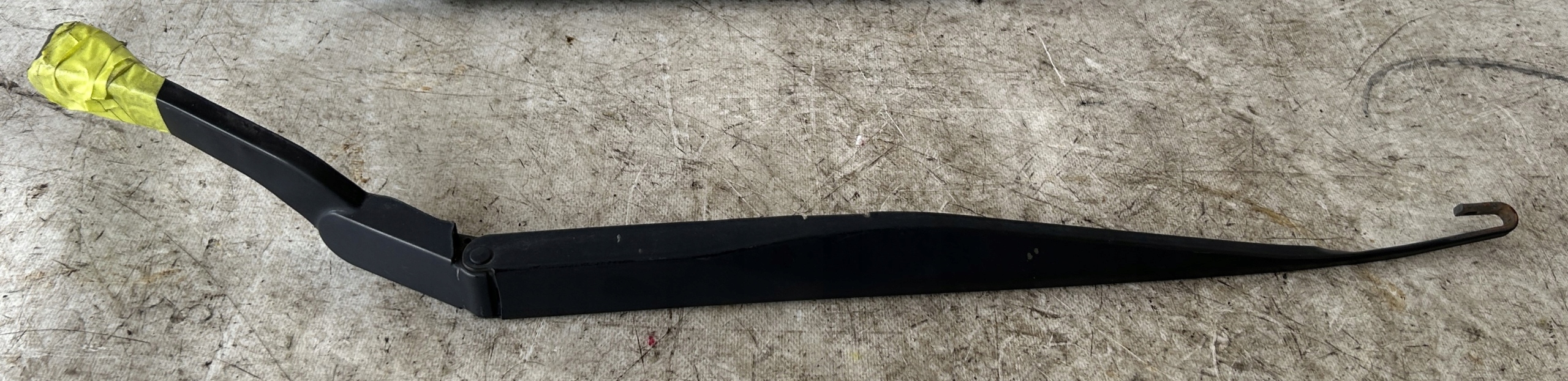 wiper arms front NISSAN MAXIMA A35 09