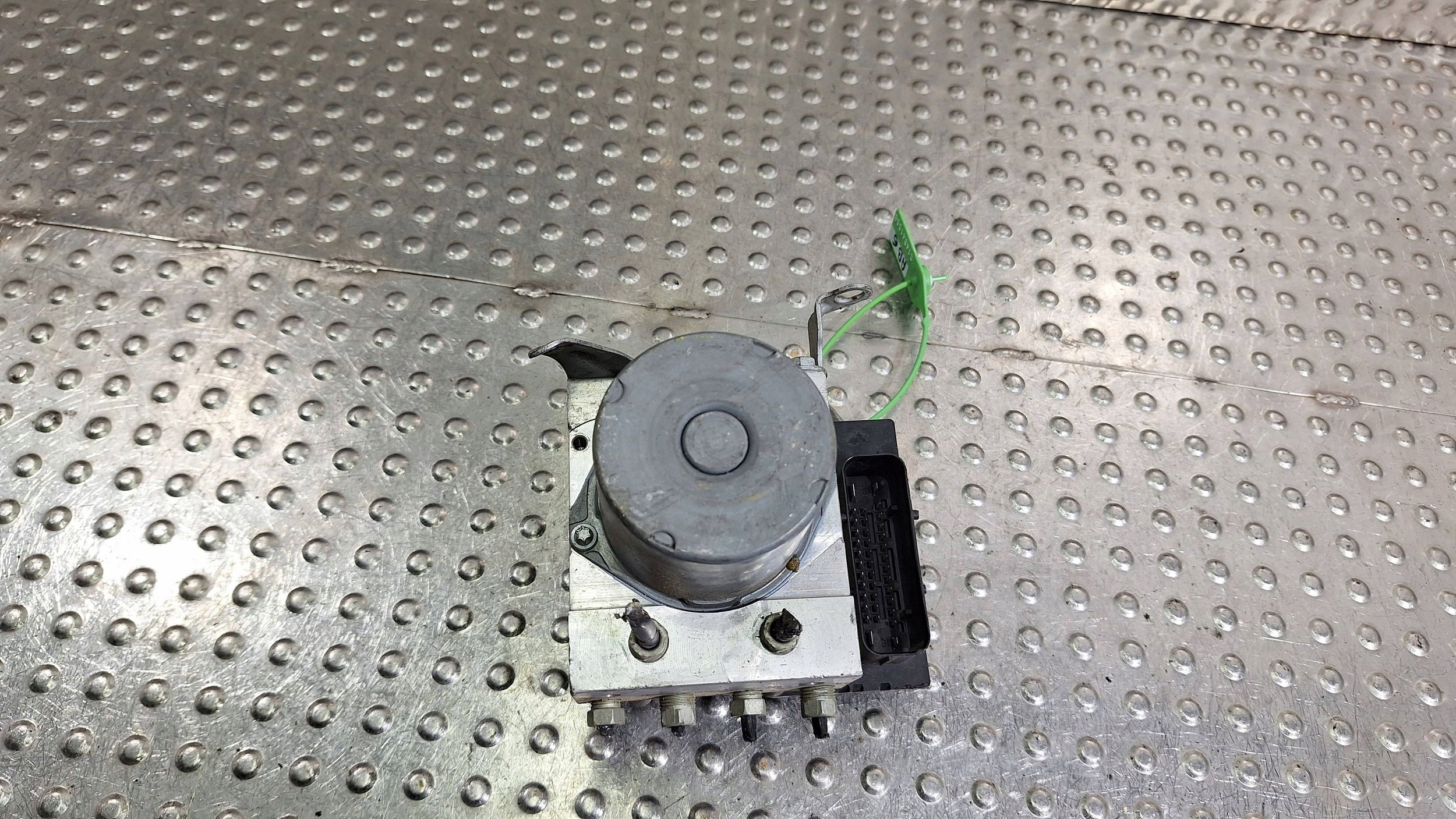 pump control unit ABS 6798991 6798992 BMW X1 E84 2.0 D
