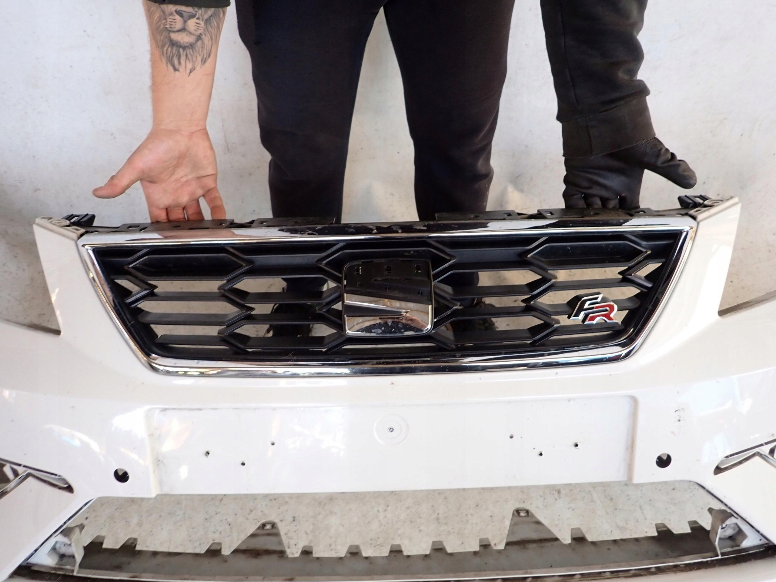 SEAT LEON III 5F LIFT FR 17- bumper front front PDC SPR