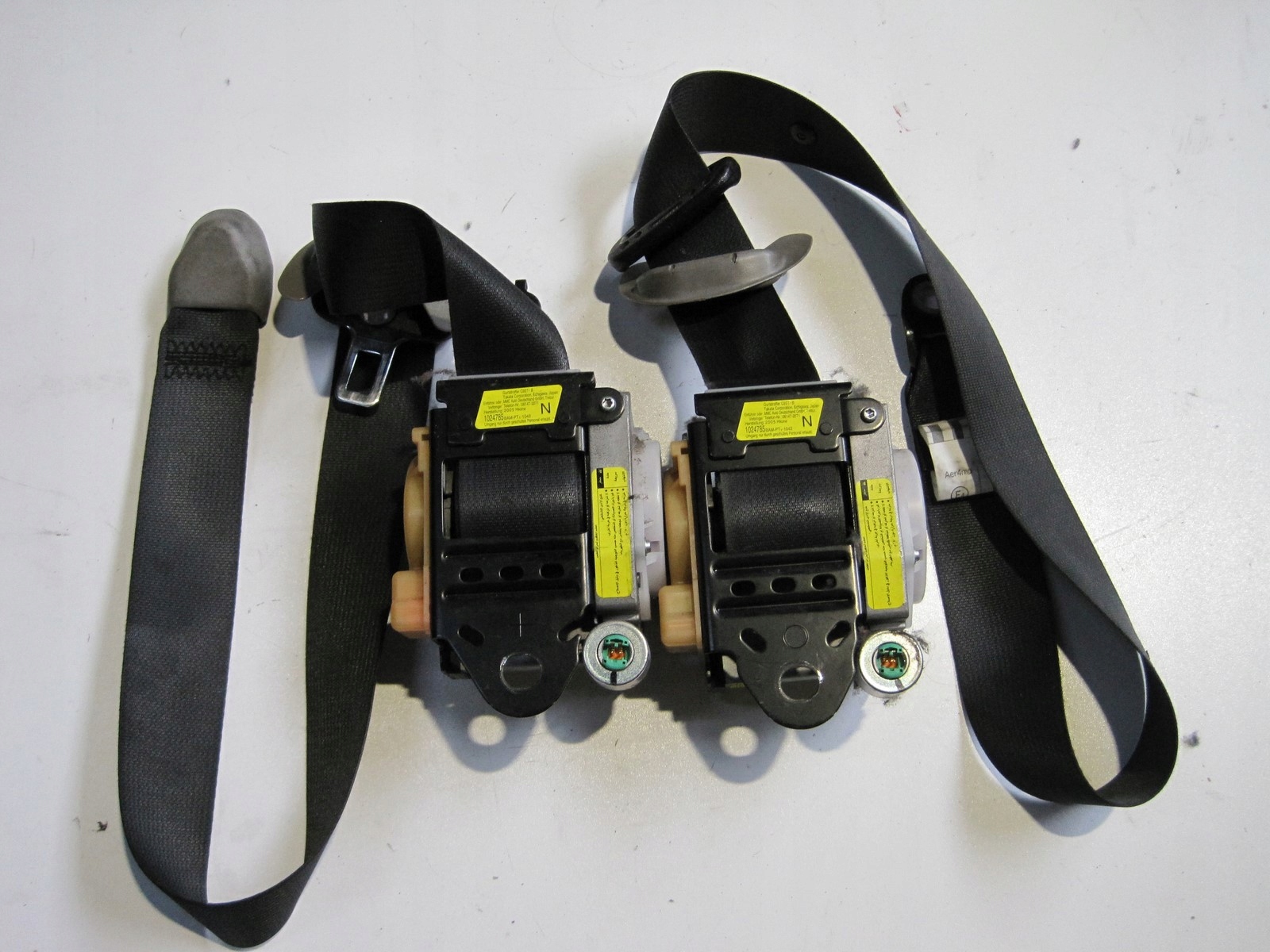 tension belt safety front right left MITSUBISHI GRANDIS ANGLIK