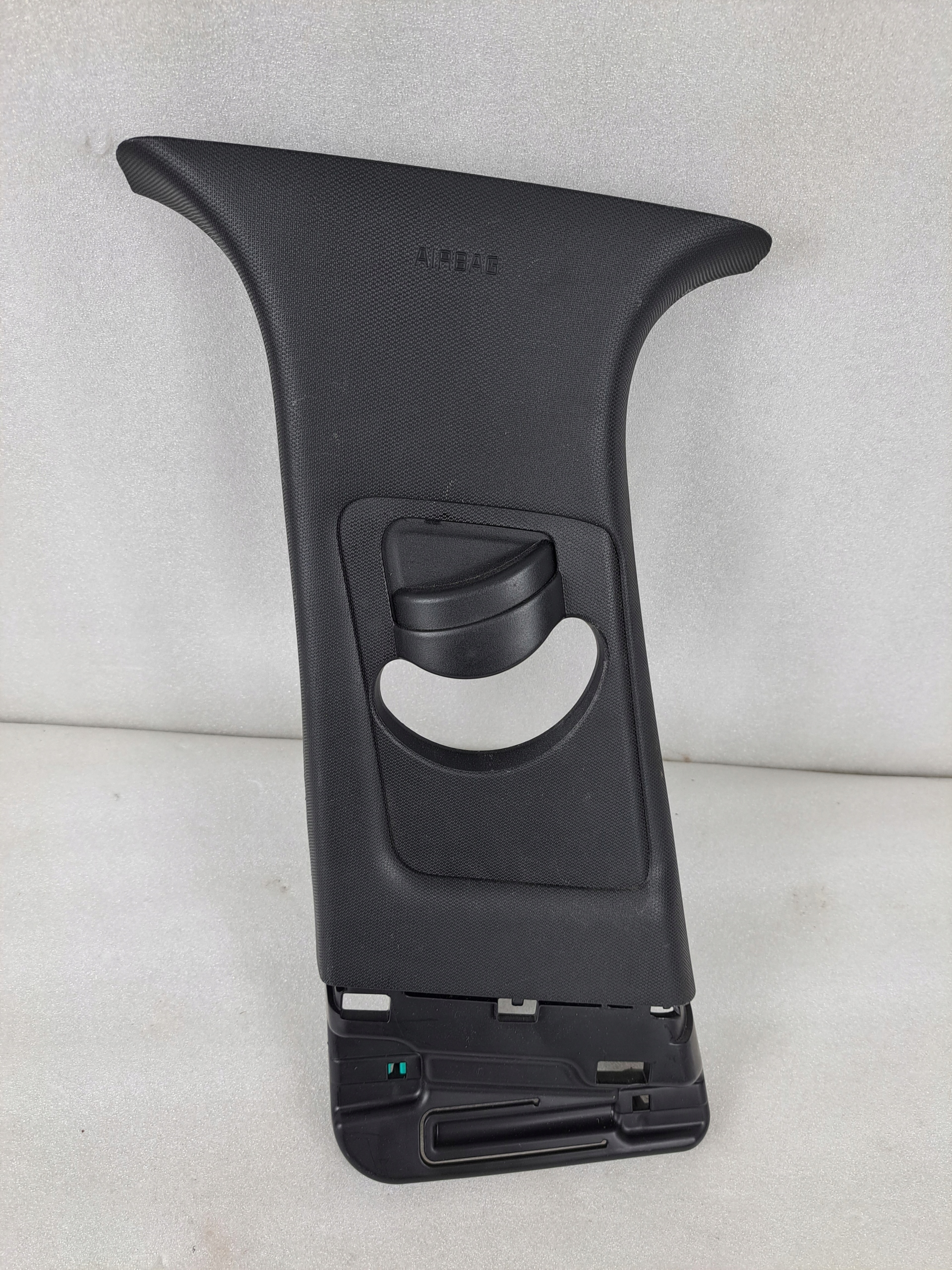 Крышка стойки левая KIA PROCEED 85830-J7500