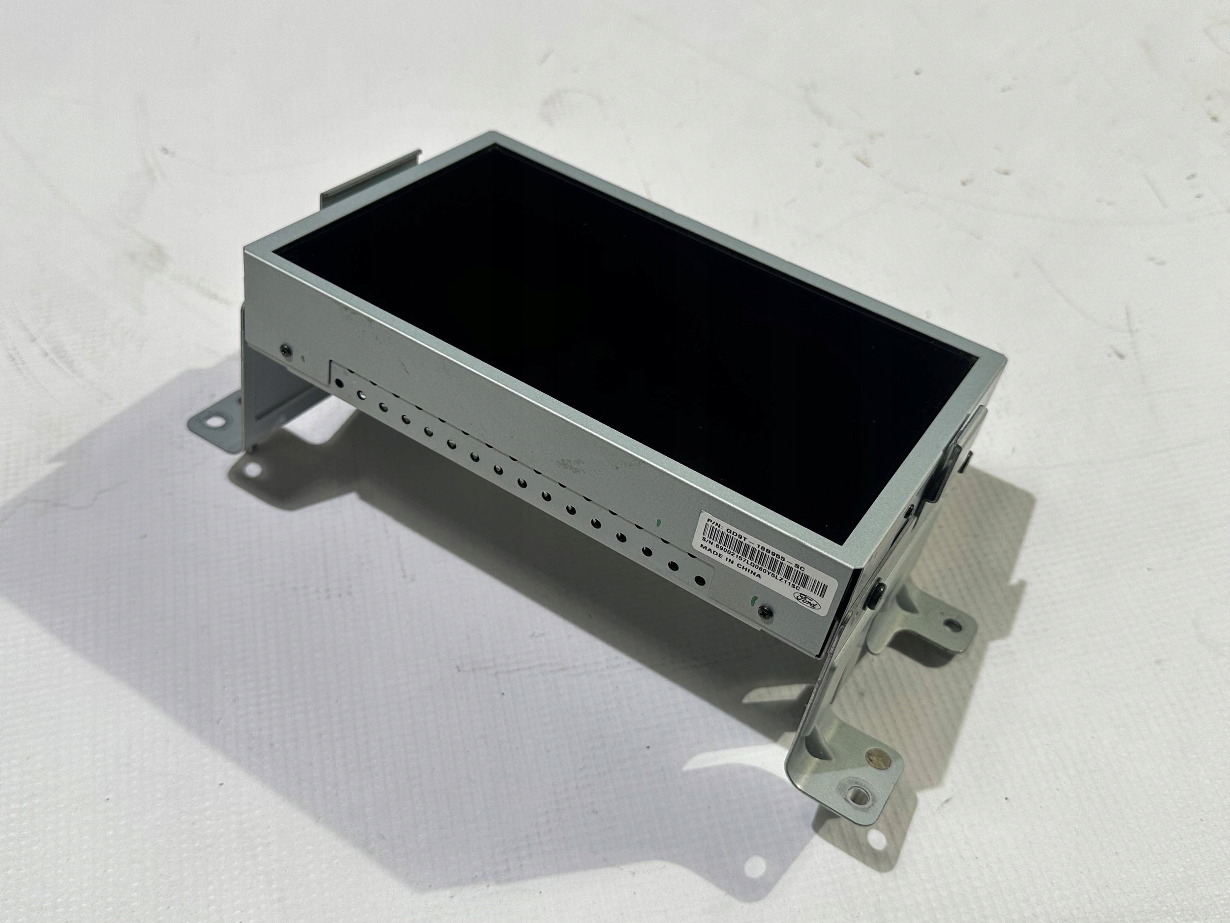 display monitor ekran radia navigation devices Lincoln Continental 2017+